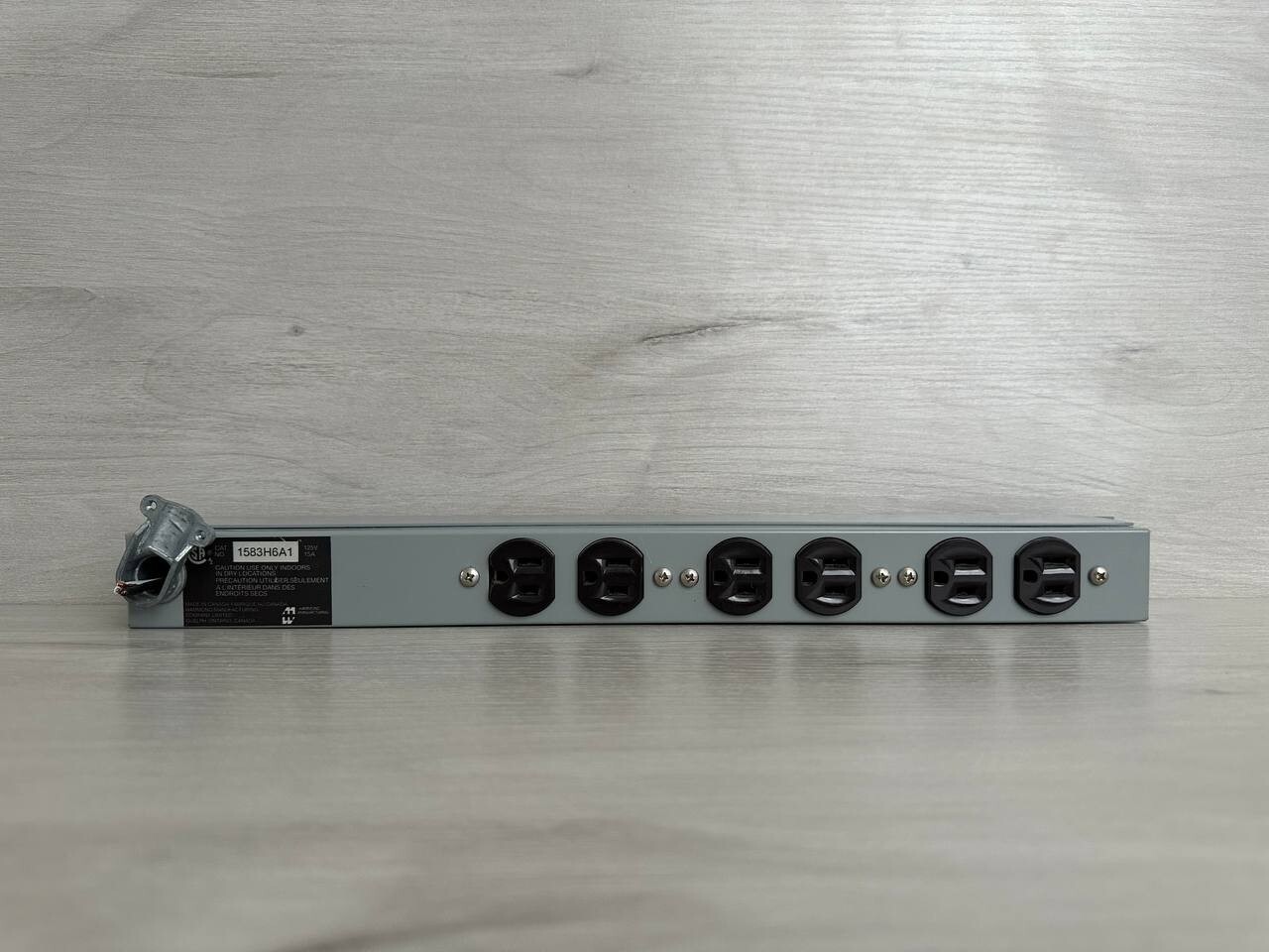 HAMMOND MFG 1583H6A1 Rack Mount Outlet Strip, 15A, 6 Outlets, 1583H6A1
