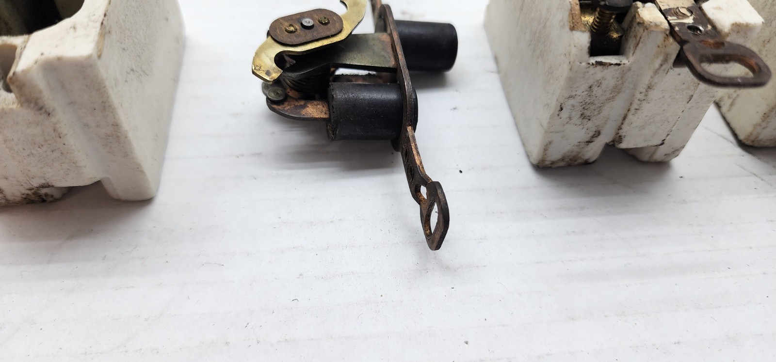 3 VINTAGE THE CUTTER COMPANY PUSH BUTTON LIGHT SWITCH GANG COVER ANTIQUE 1920’s