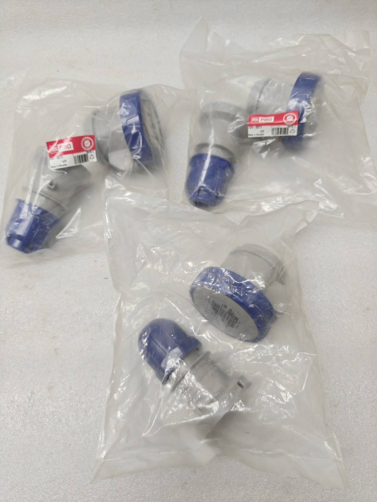 RS PRO SCAME 724-9212 16A 6H 2P (LOT OF 3 PCS) FREE FAST SHIPPING)
