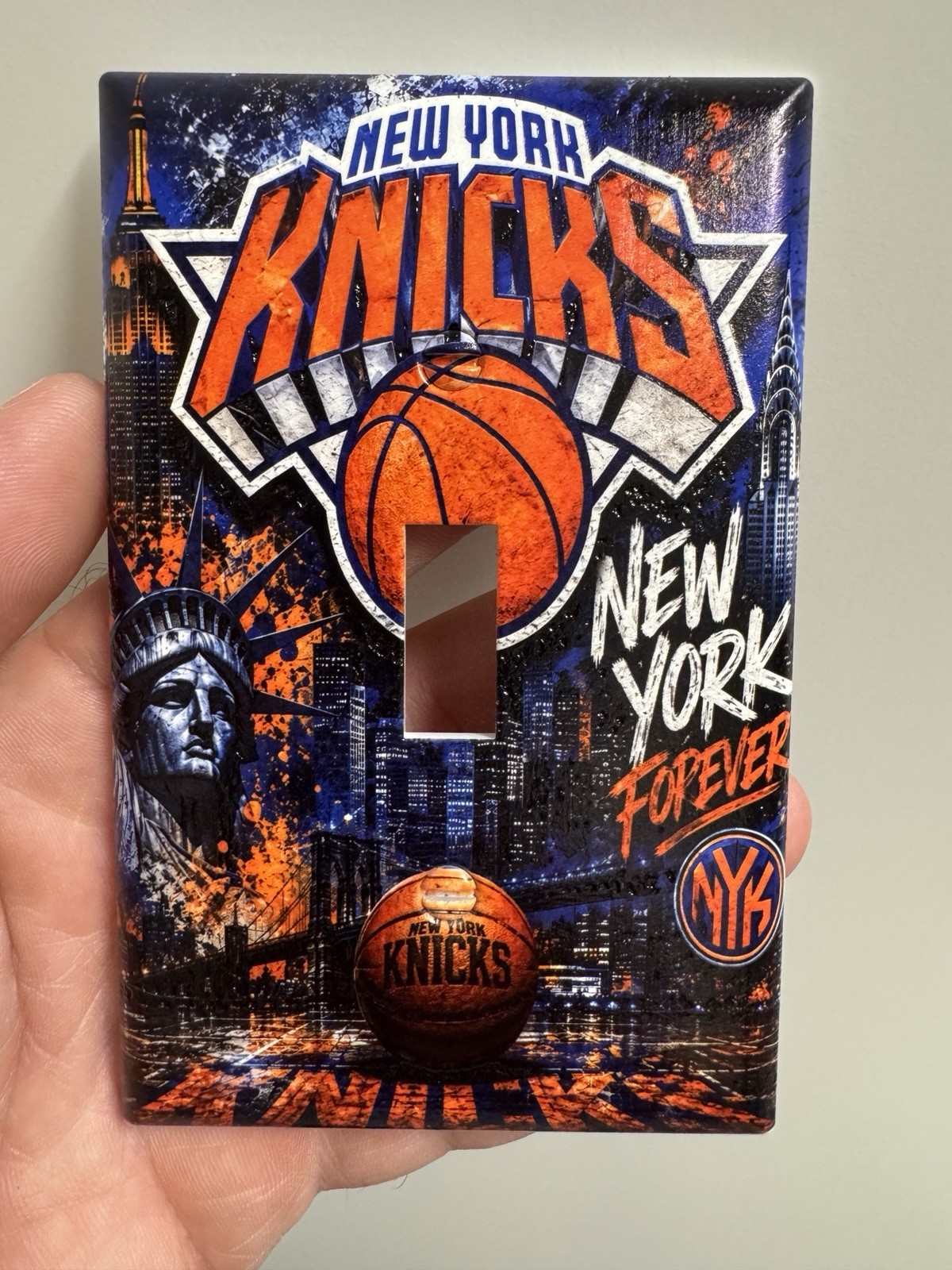 NEW YORK KNICKS NYK NY NBA BASKETBALL SINGLE LIGHT SWITCH WALL PLATE ART COVER