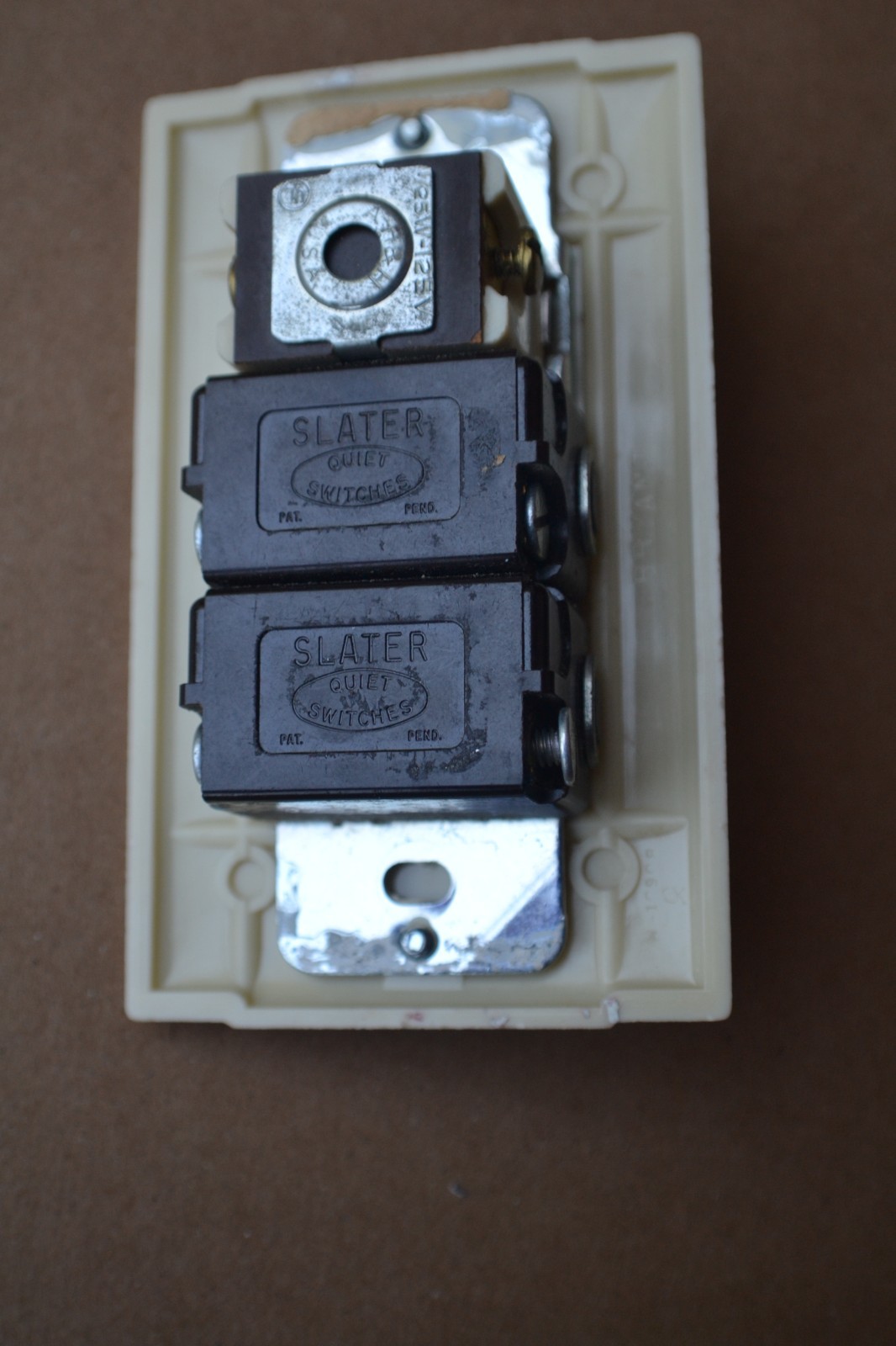 Vint. Slater Single Despard Toggle Switches W/Pilot Light. Uniline Cover. Ivory