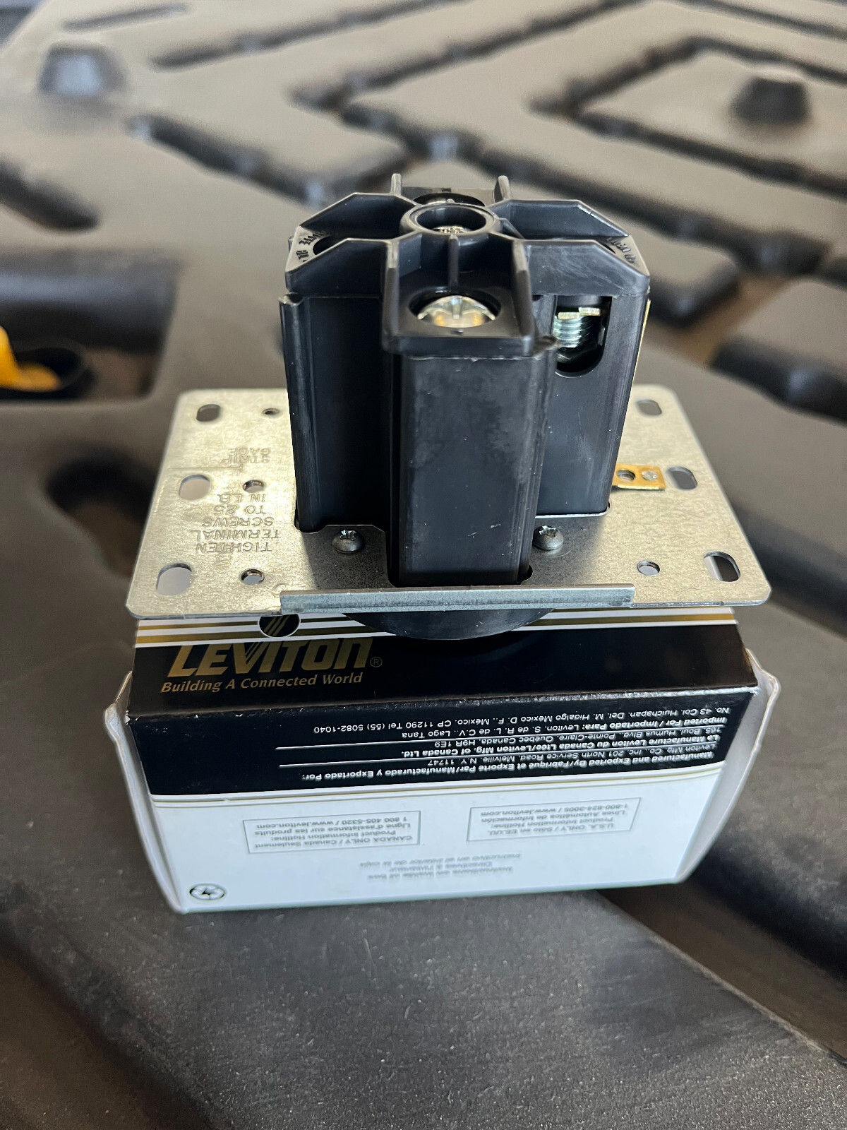 (Box Of 10) Leviton Flush Mount Receptacle Outlet 30A 125/250V P/N 278 4 wire