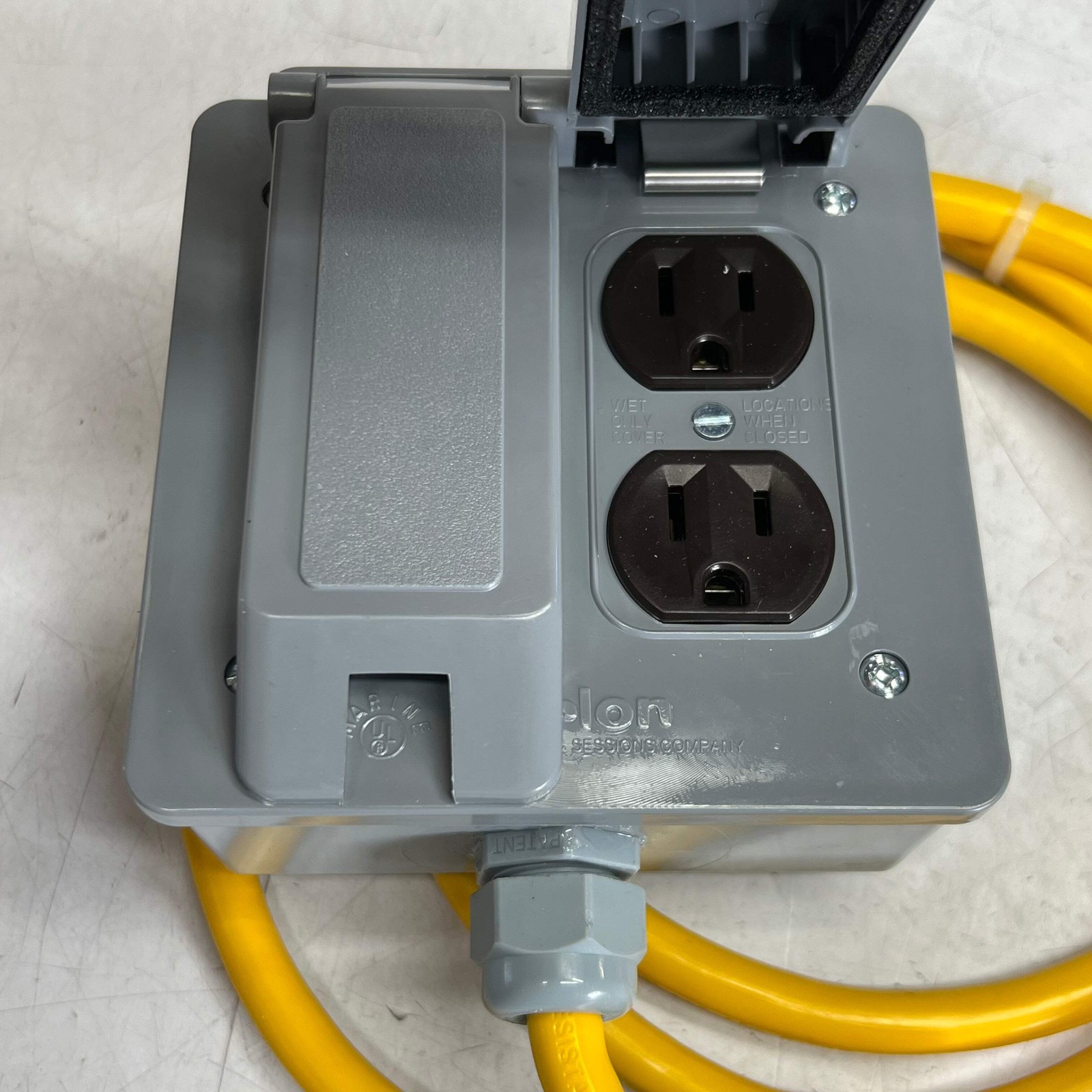 SOUTHWIRE Shockshield Portable Cordset, Manual Reset 120V/15A 6 Ft, Yellow & Gre