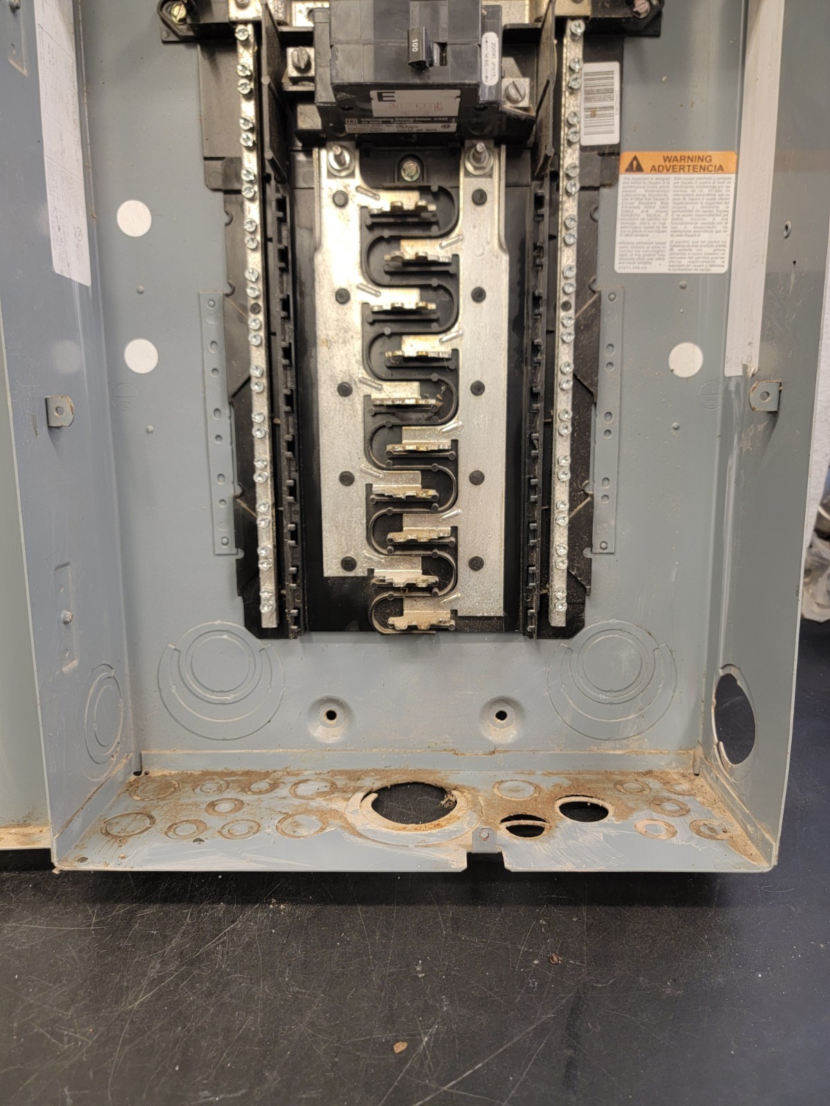 Square D HOM2040M100PRB Homeline Main Breaker Installed Load Center, 40 Poles,