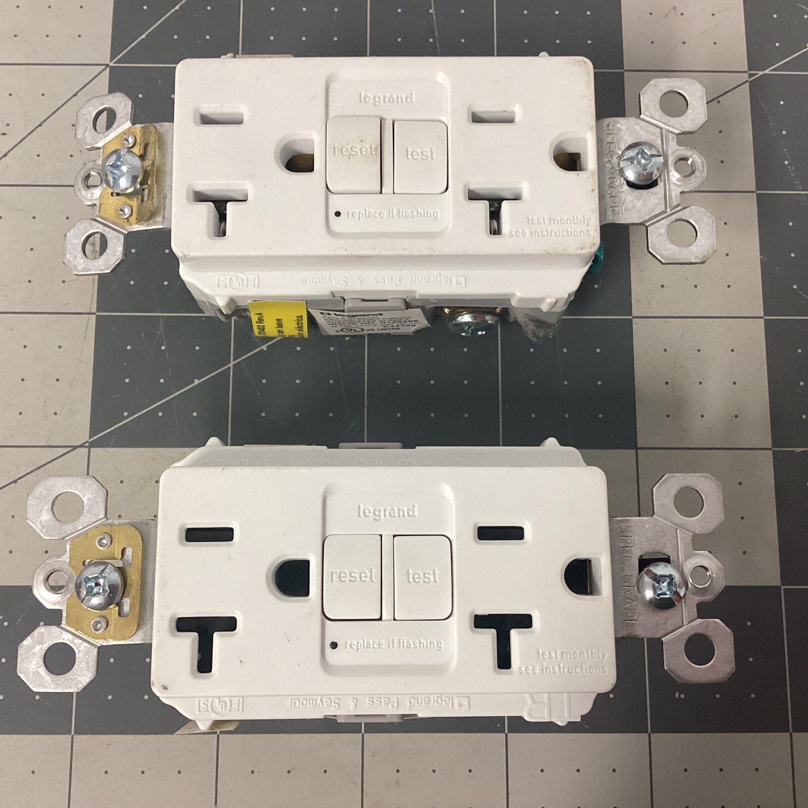 LEGRAND RADIANT E42190 GFCI DUPLEX TR RECEPTACLE 20A 125VAC(Set Of 2) (LQS16M)