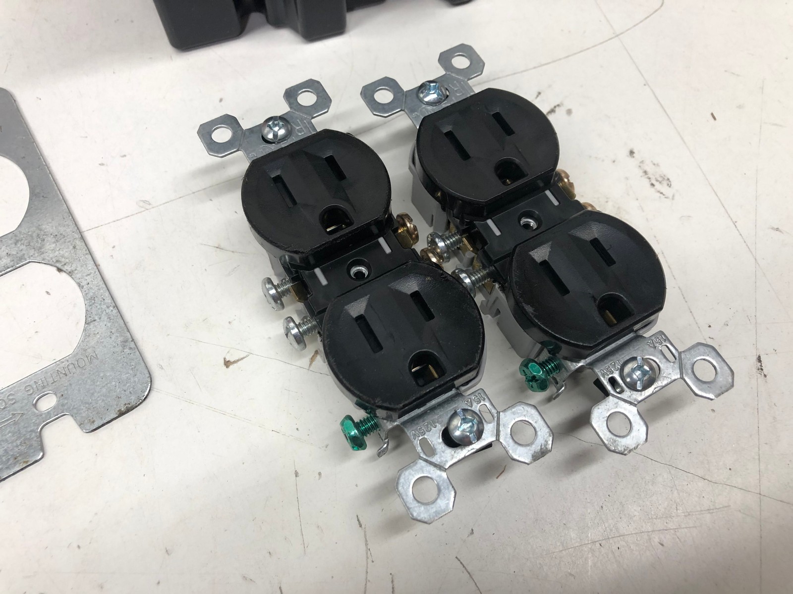 Legrand Pass & Seymour Slater Nickel 2 Gang Floor Box with Outlet for Sub Floors