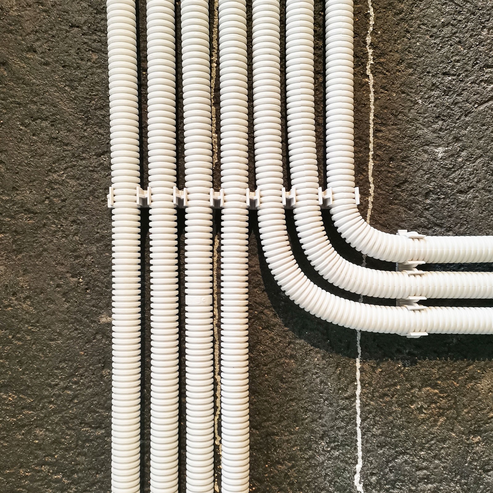 1pcs 3/4 Inch x 33 Ft Split Wire Loom Tubing Guard Convoluted Flex White