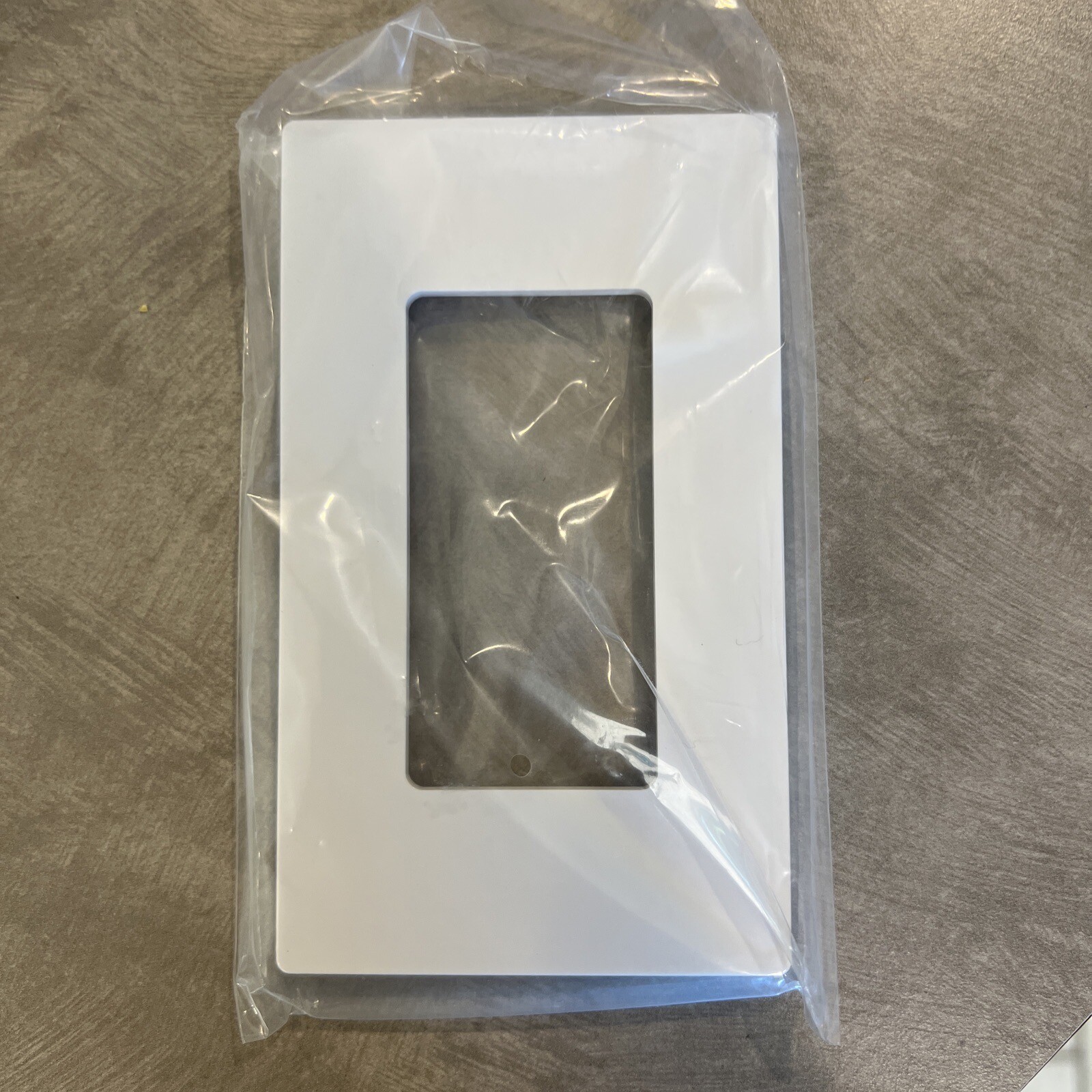 Leviton L92-80301-0SW Decora Screwless 1 Gang Wallplate, White