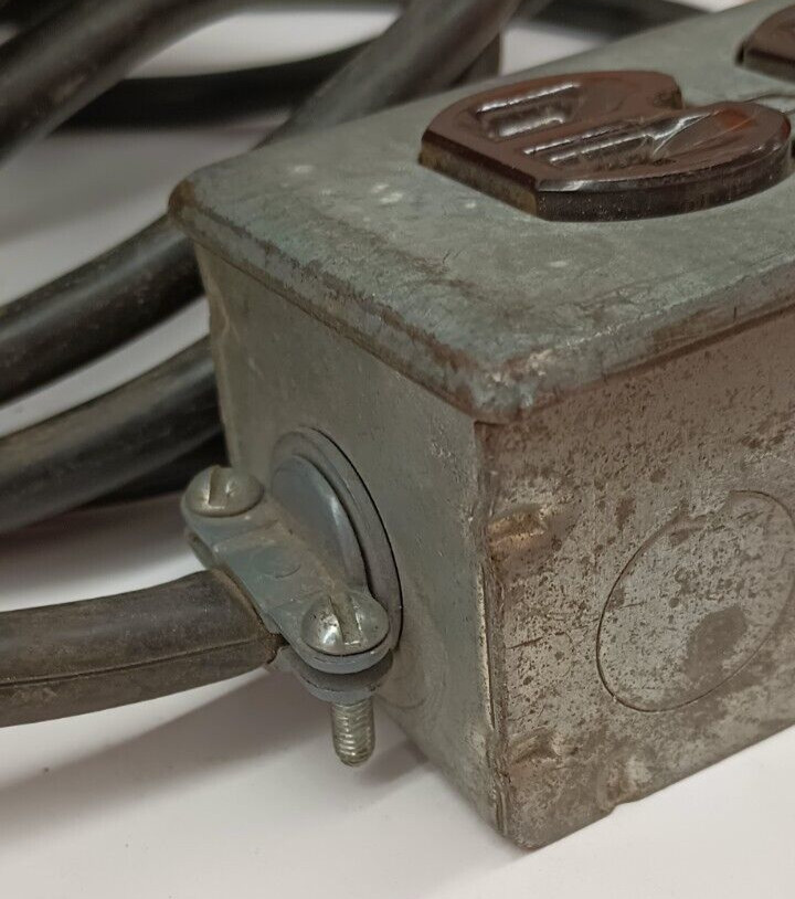Vtg 5 Wire Leviton 53 ft extension cord metal outlet box cracked duplex no plug