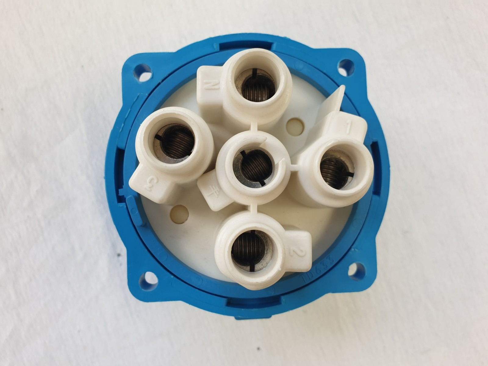 Marechal DS6 Appliance Inlet 3168017 400VAC 50Hz 90A 3P+N+E Blue Poly IP54 Unuse