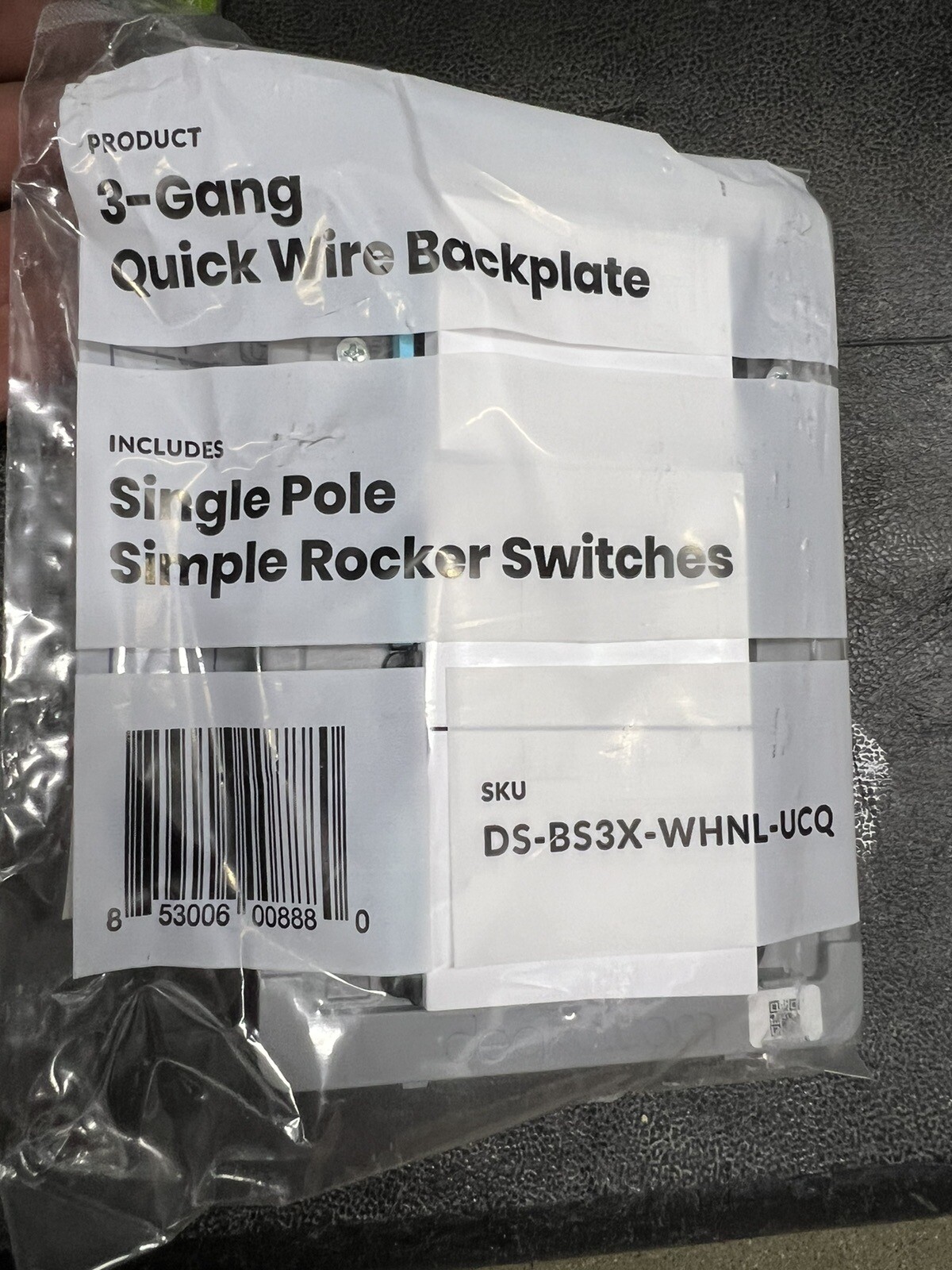 NEW Deako 3-Gang Backplate, Simple Rocker Switch, DS-BS3X-WHNL-UCQ
