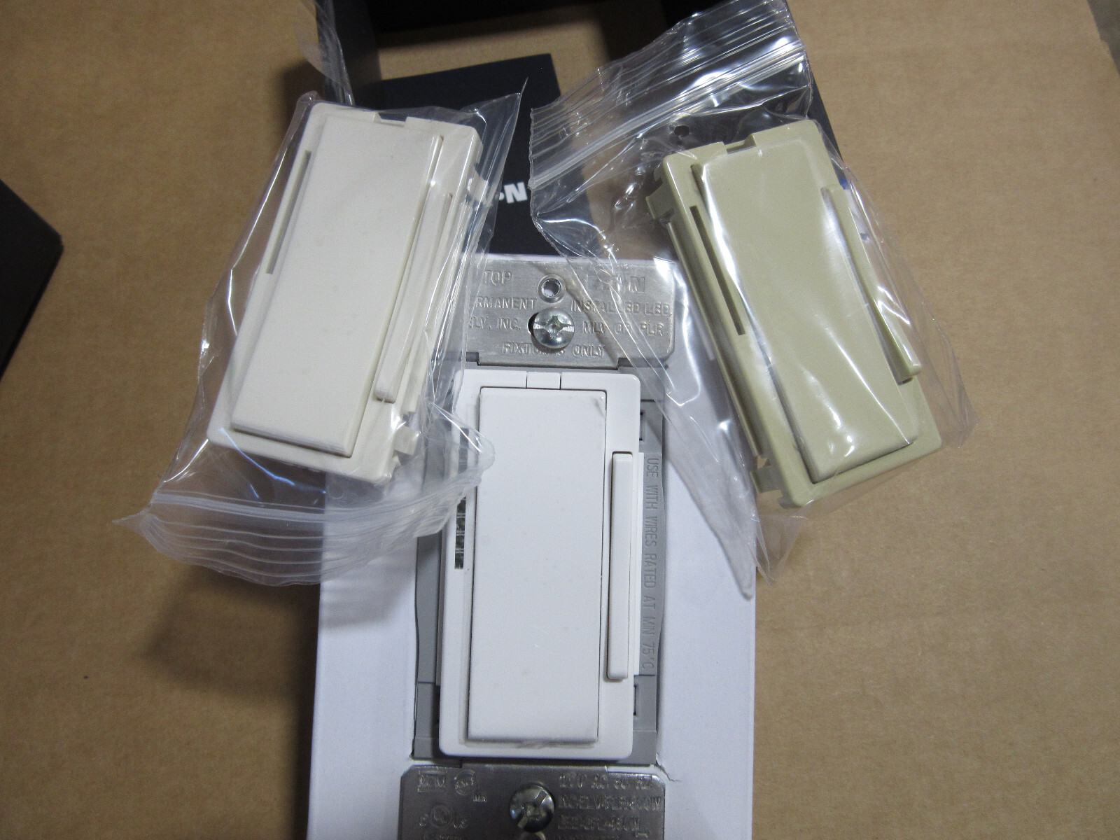 Eaton WFD30-C2-SP-L Wi-Fi Smart Dimmer 120V LED or CFL White WFD30-C2 New