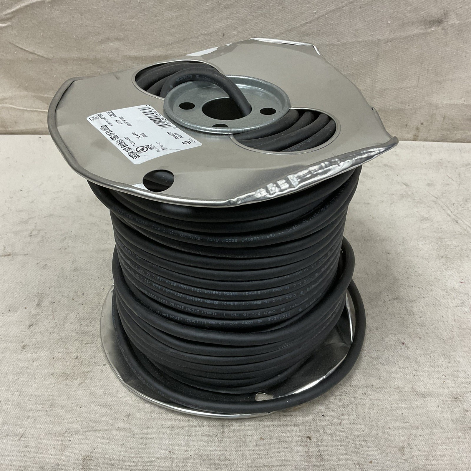 SOUTHWIRE 55040203 Portable Cord SEOOW 600V 16AWG 250′ Lg