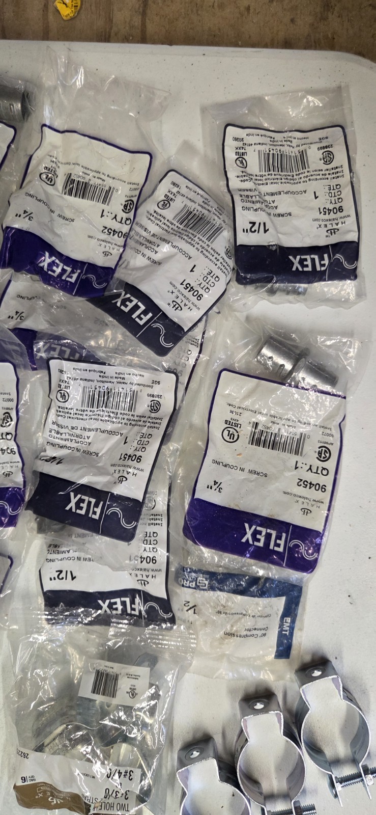 Halex, Outlets Duplex 120V 15A Electricians Lot Halex 3/4” Screw In Coupling