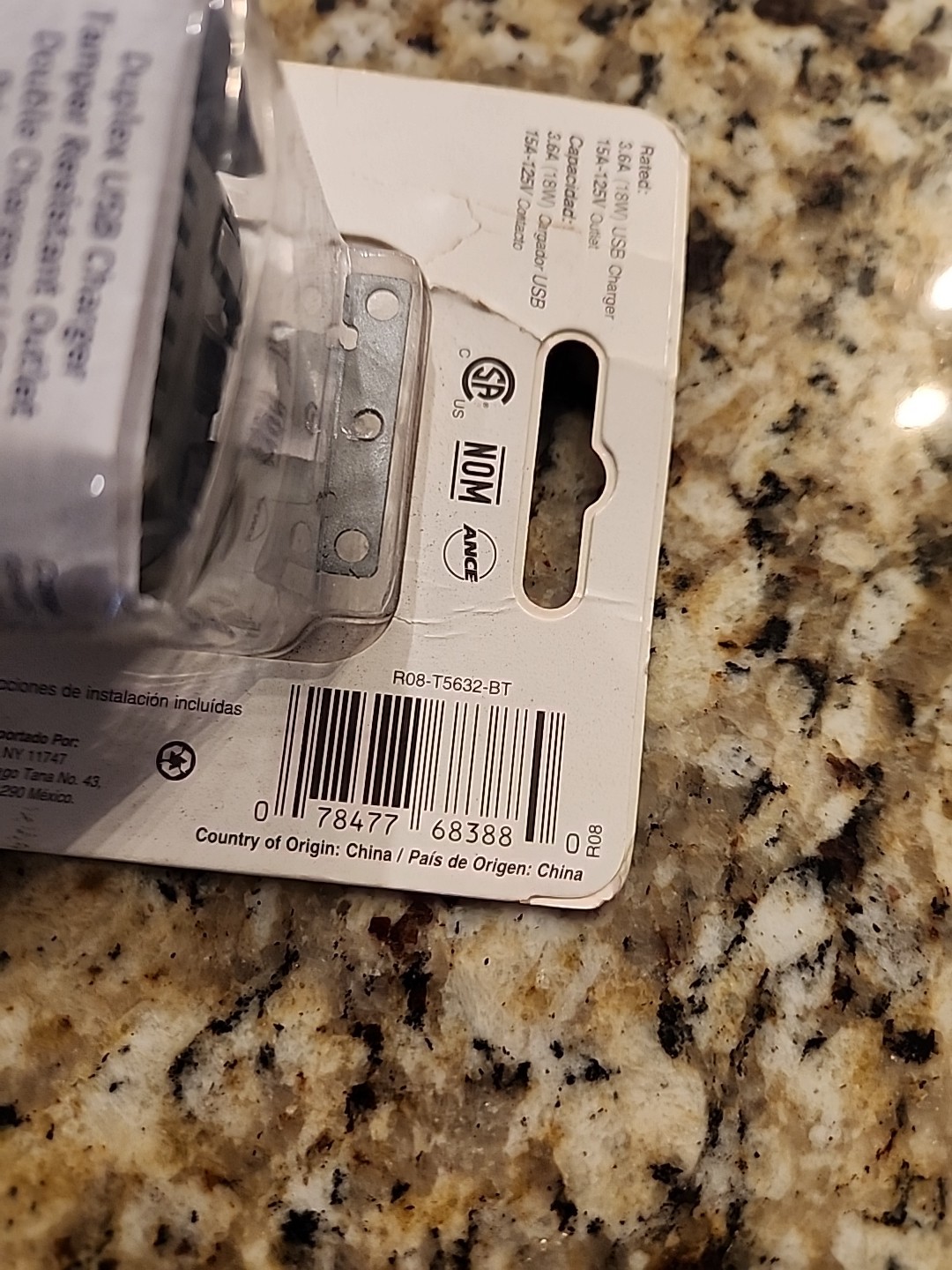 New – Leviton Decora+ 18W USB Type A Duplex Outlet T5632-BT Light Almond NEW!