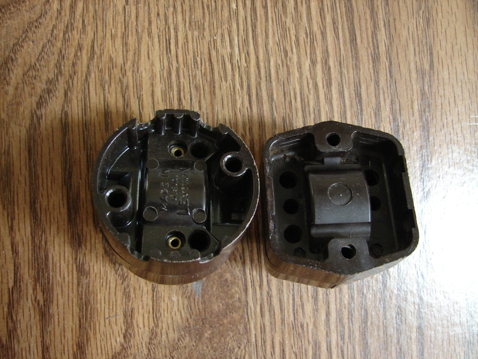 2 Vintage Leviton & Monowatt Brown Bakelite Surface Mount Wall Switches