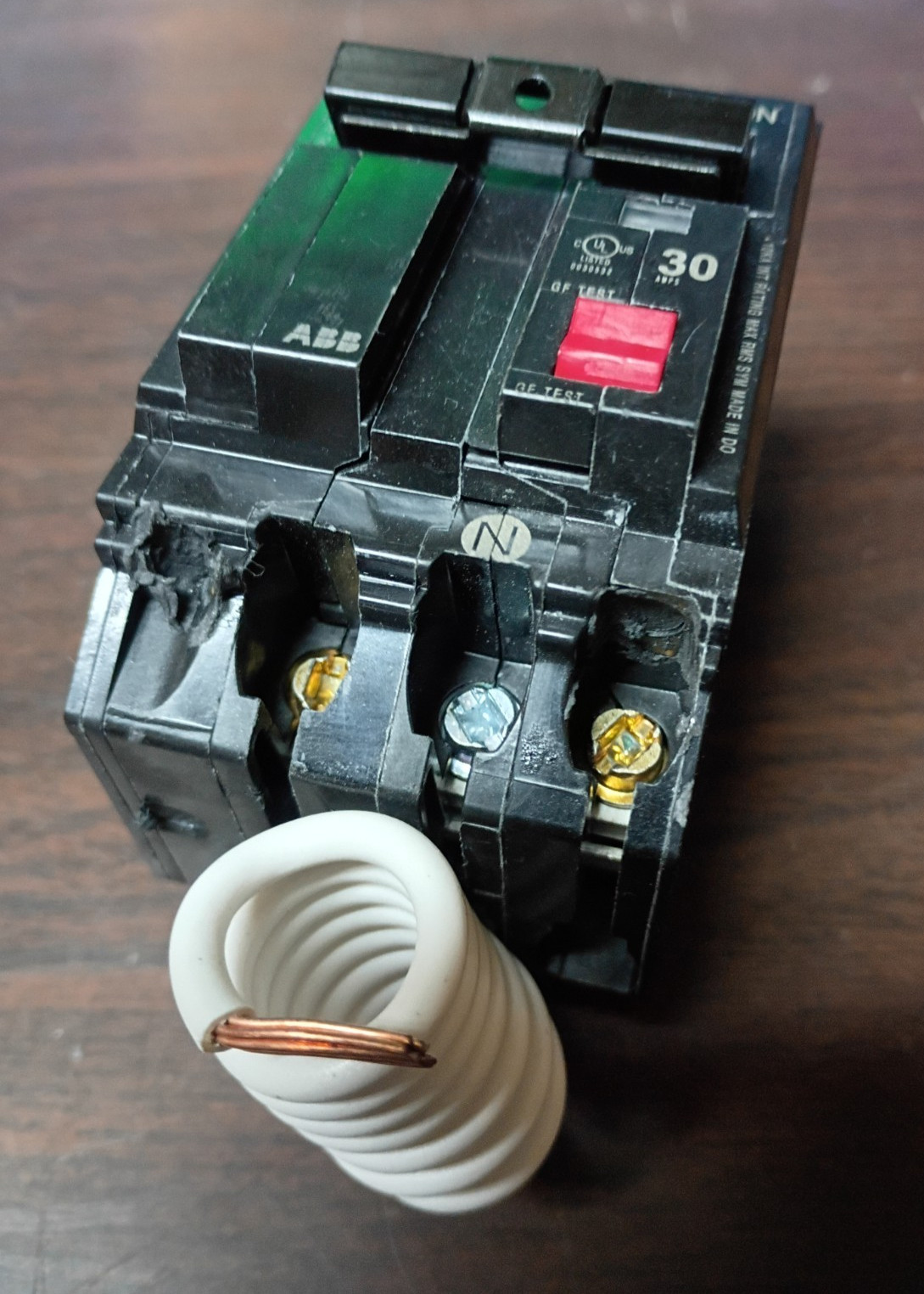 ABB THQL2130GFT CIRCUIT BREAKER GFCI 30 AMP 240V 2-POLE NEW NO BOX