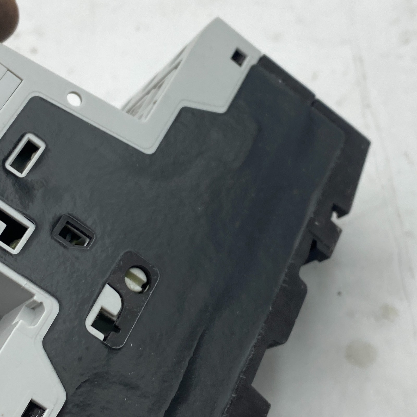 EATON XTPE032B Starter and Contactor Accessories PKE32/AK FREE SHIPPING