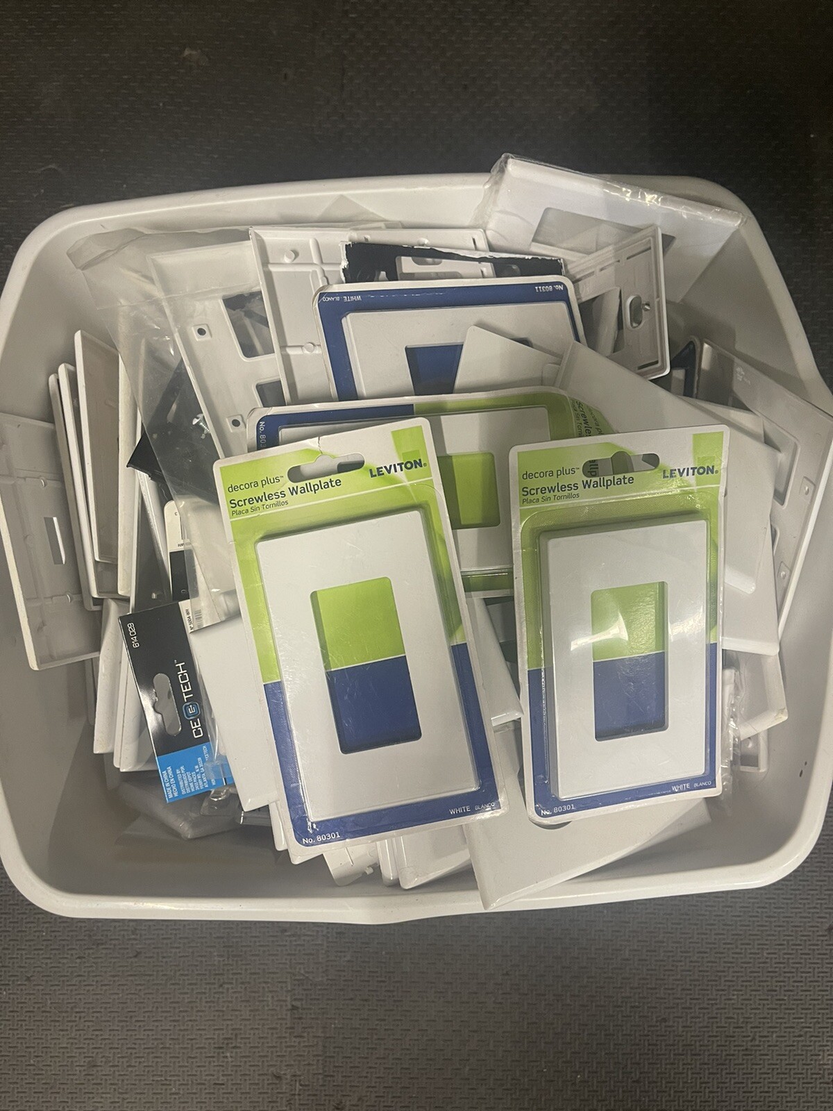 Joblot Of SCREWLESS Snap-on WALLPLATE Leviton – White