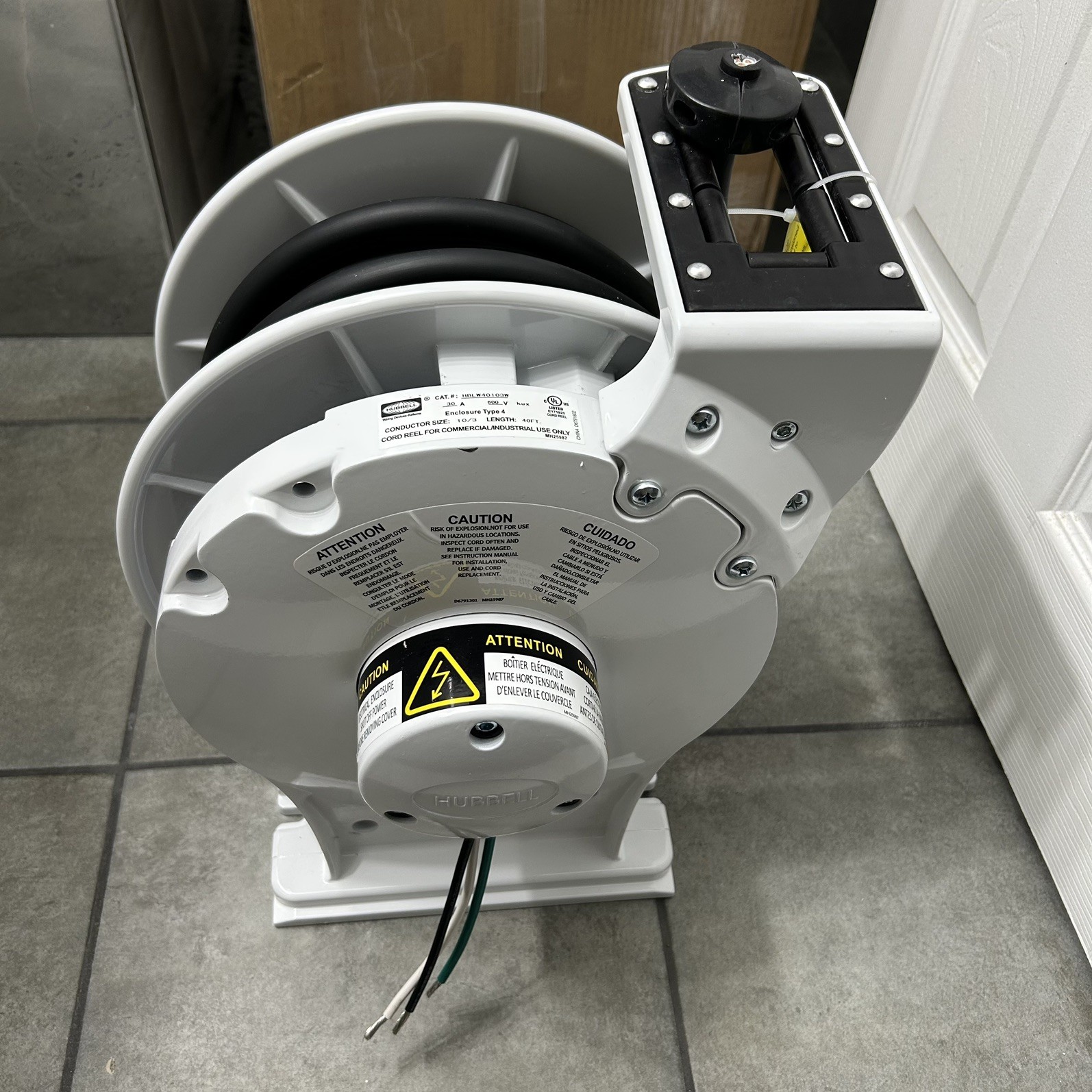 Hubbell Retractable Weatherproof Reel, UL Type 4, 10/3, 30 A, 600 V HBLW40103W