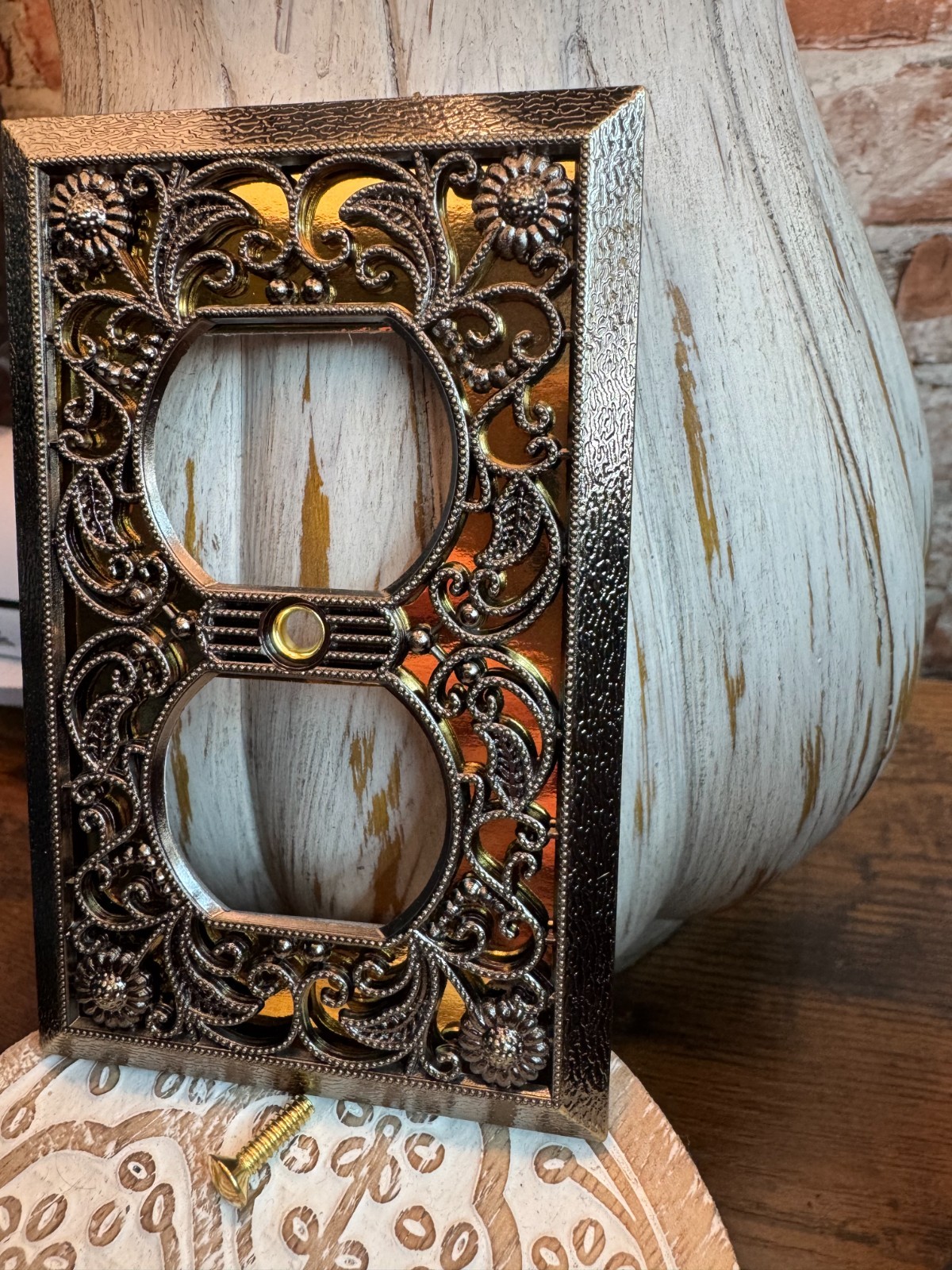 Scroll Vintage Ornate Gold Metal Brass Single Wall Outlet Plug Plate Cover screw