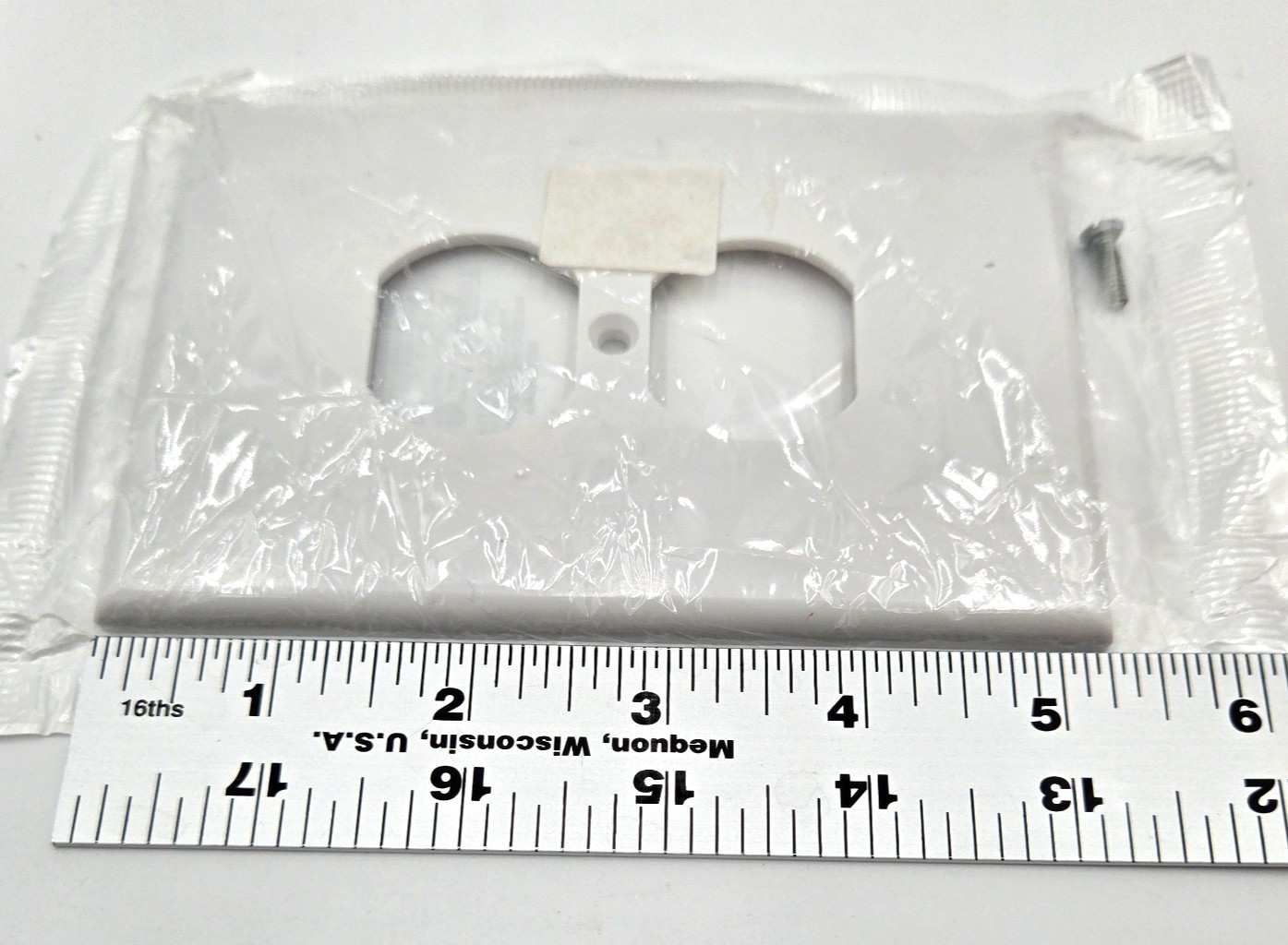 Leviton 88103-000 Duplex Outlet Wall Plate 5.25H x 3.5″W (6 pcs) Oversize