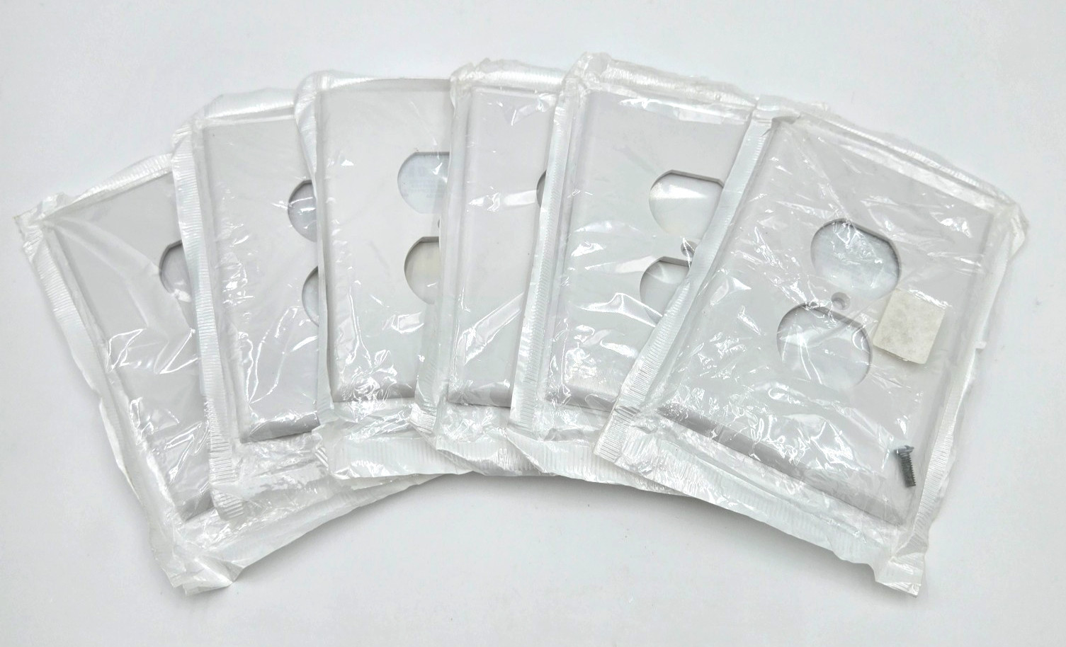 Leviton 88103-000 Duplex Outlet Wall Plate 5.25H x 3.5″W (6 pcs) Oversize