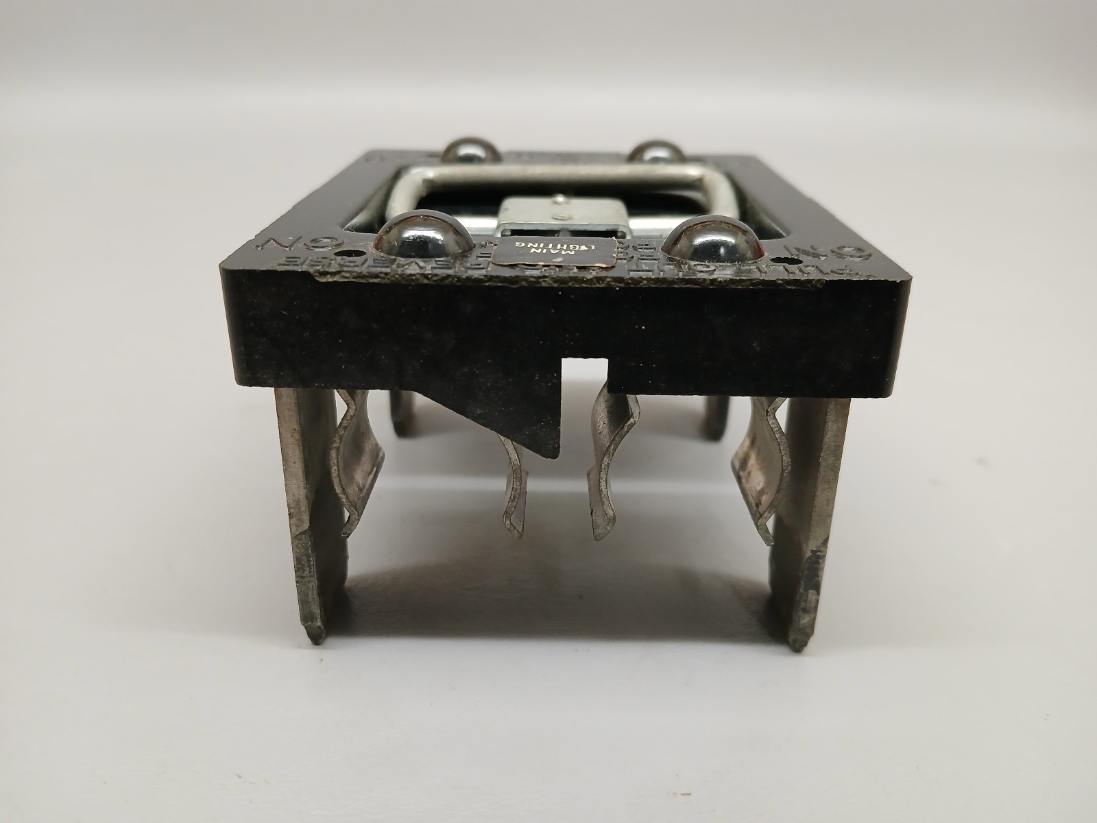 CUTLER HAMMER 60 AMP LIGHT FUSE PANEL PULLOUT FUSE HOLDER