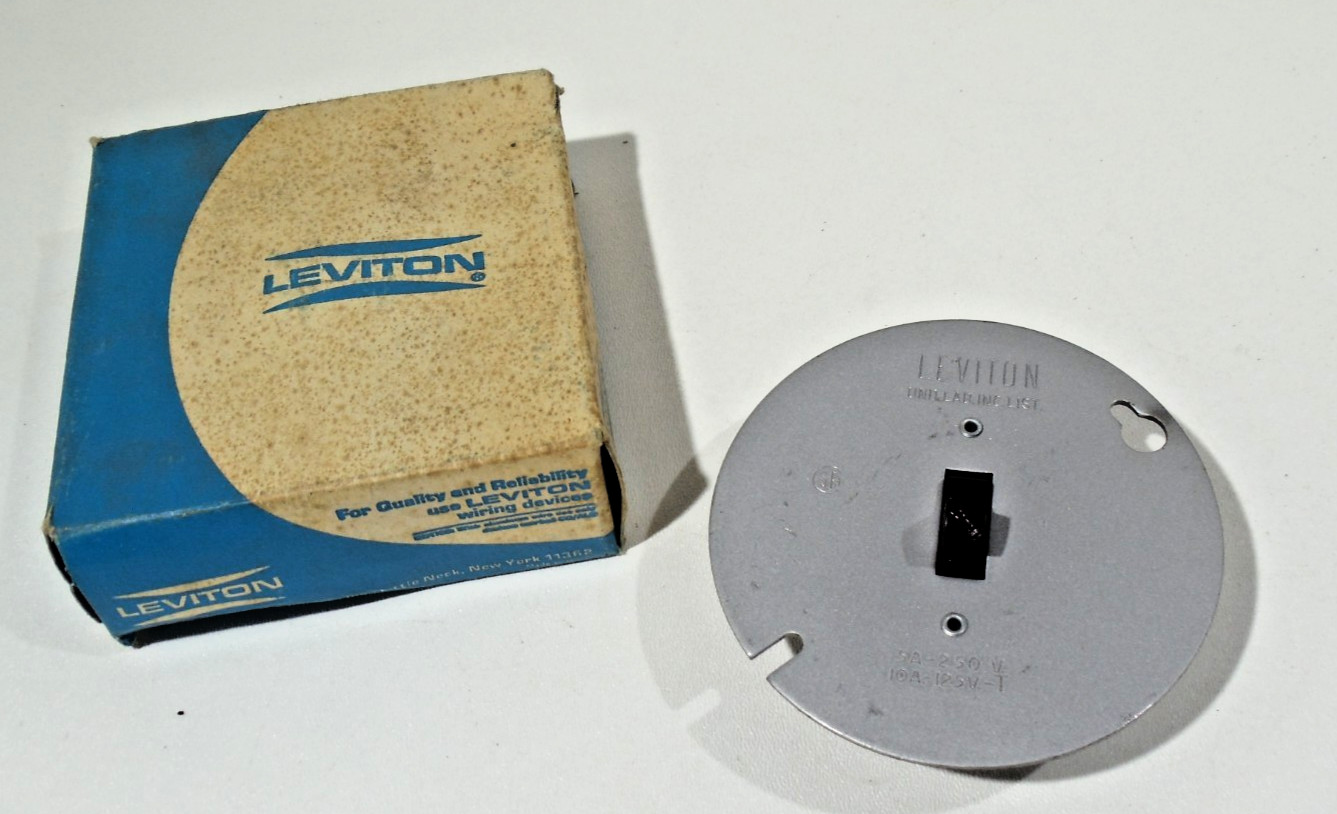 AC/DC Toggle Switch Brown Side Wired Single Pole on 4″ Cover LEVITON 11222