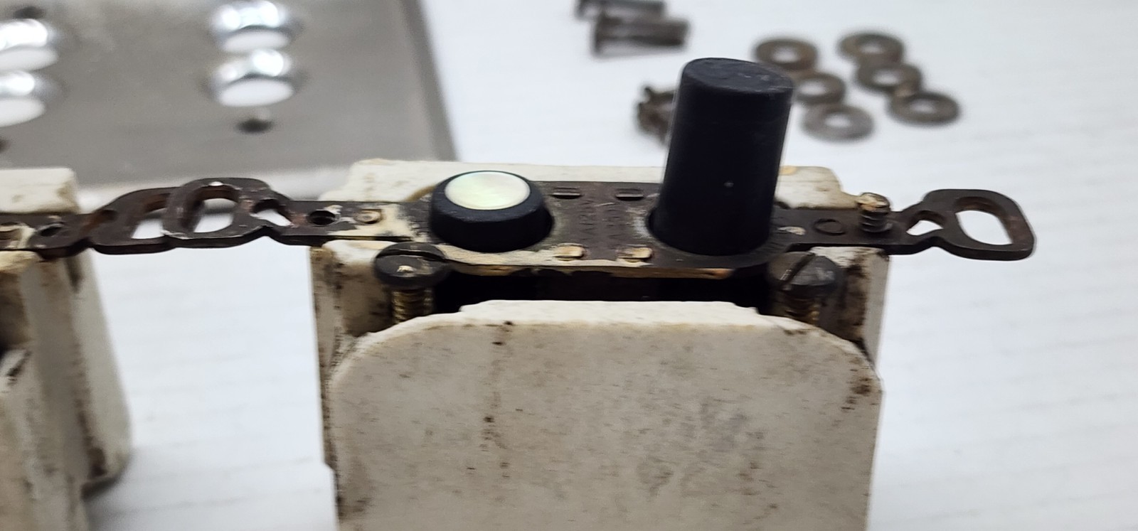 3 VINTAGE THE CUTTER COMPANY PUSH BUTTON LIGHT SWITCH GANG COVER ANTIQUE 1920’s