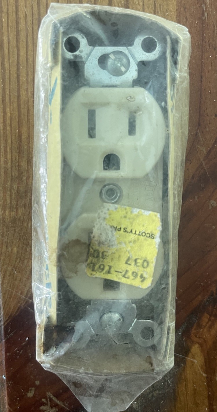 Eagle Electric 867V-BOX Duplex Grounding Receptacle 15A 125V NEMA 5-15R Ivory