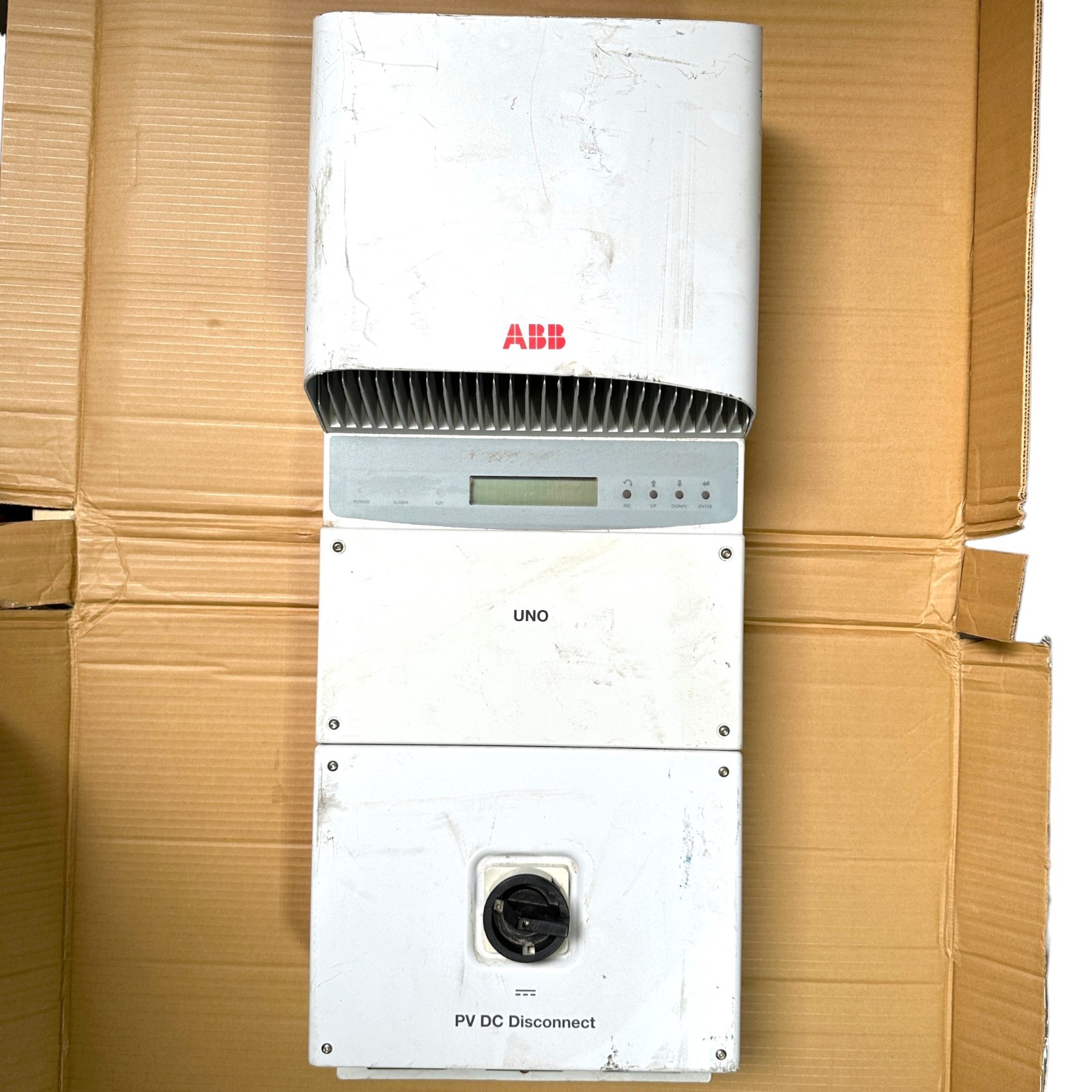 ABB UNO PVI-4.2-OUTD-S-US-A 4.2kW Grid Tie Solar Inverter 240V DC Disconnect