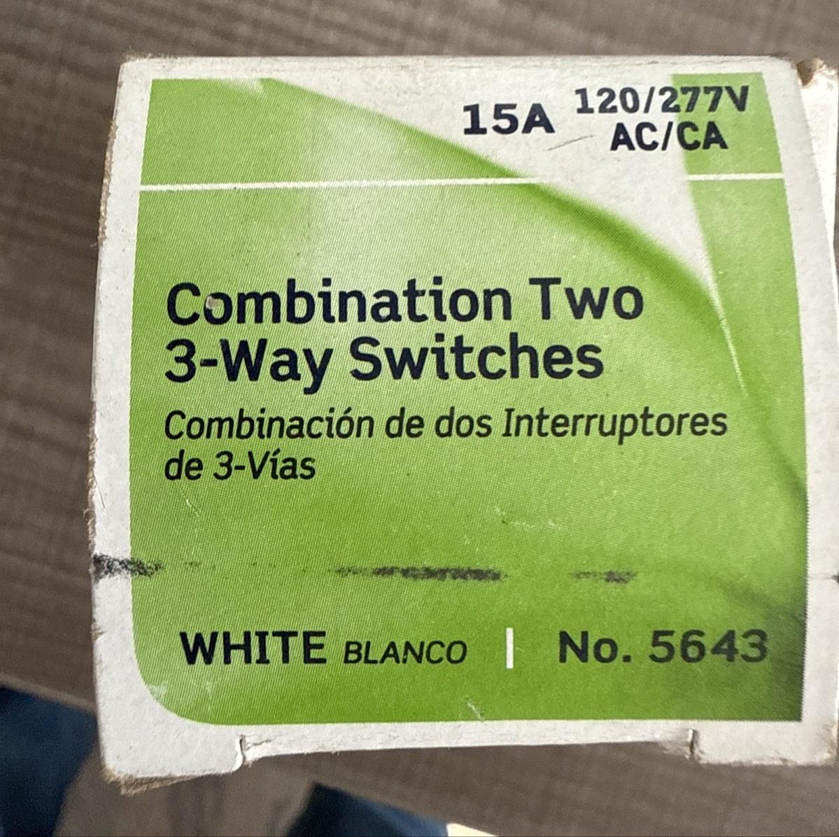 NEW Leviton 5643-W Decora Traditional 3-Way Combination AC Switch 120/277 Volt