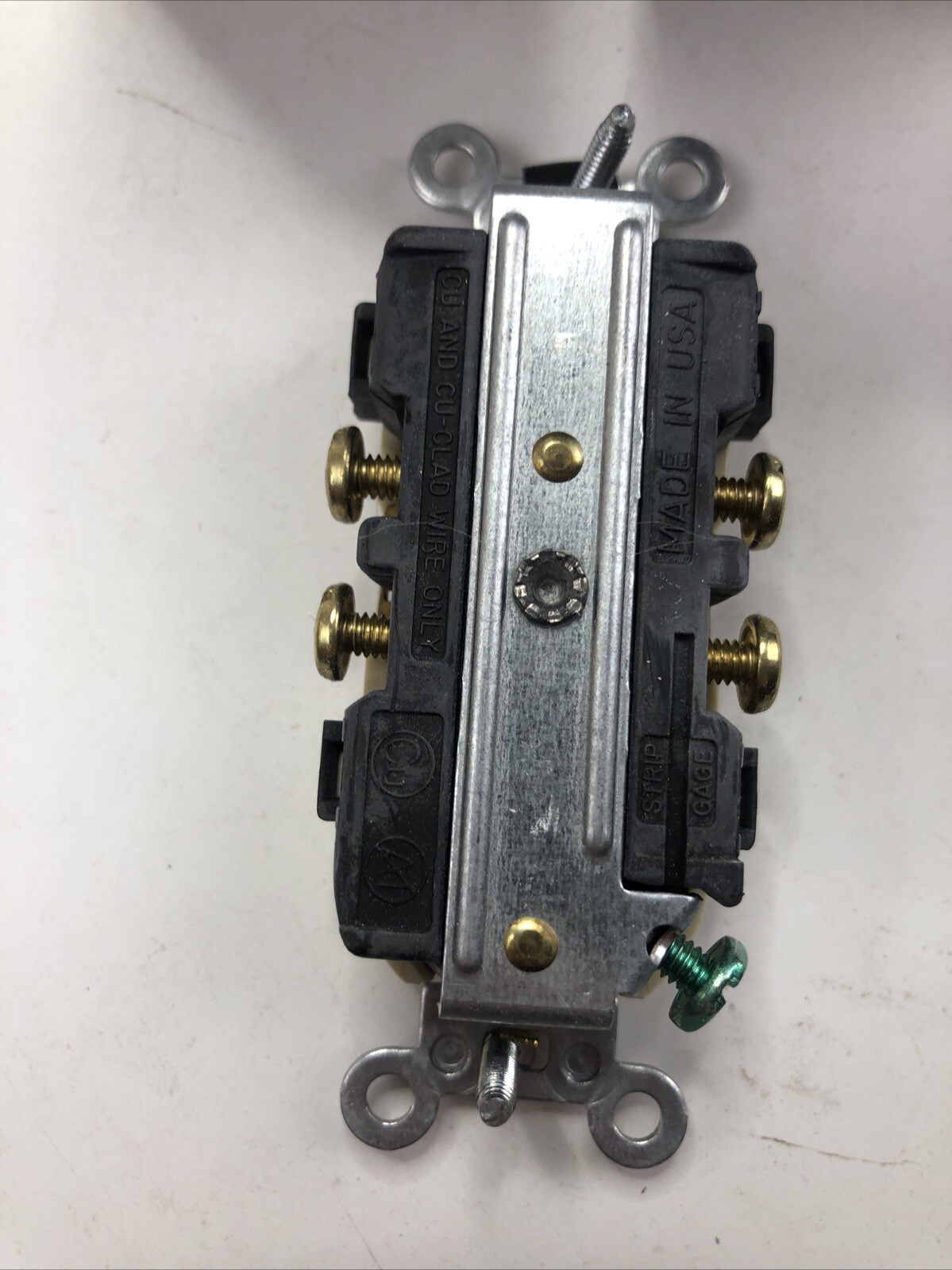 Leviton 5822-i 250V Straight Blade Narrow Body Ivory Receptacle 2P 3W (Lot of 2)