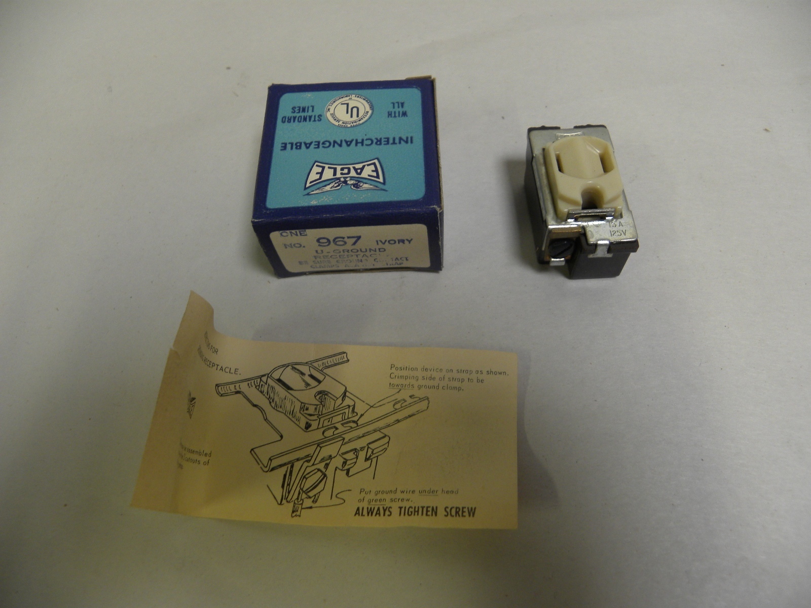 NOS Vintage Ivory Eagle No. 967 Interchangeable U-Ground Receptacle Plug (A3)