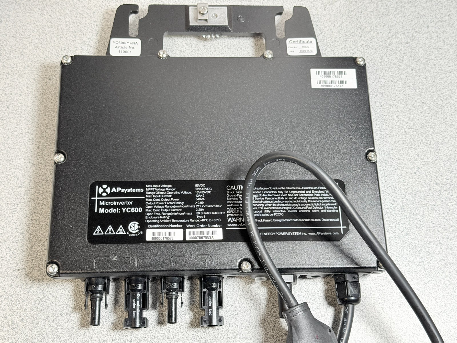 NEW APsystems YC600 2 Panel Micro Inverter 12A x 2 Single Phase 16-55VDC Type 6