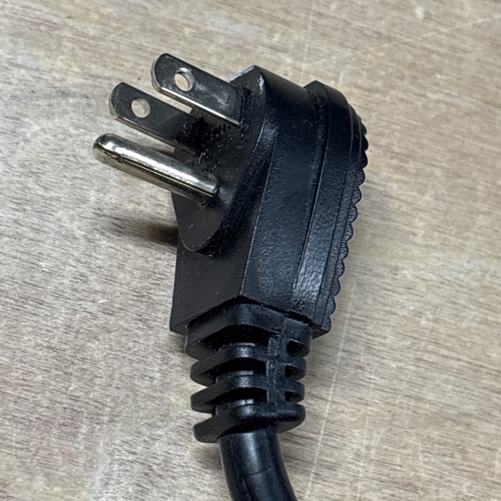 RCA 7-Outlet Surge Protector 1500 Joules 4’ Cd PS27210B Coaxial Cable/satellite