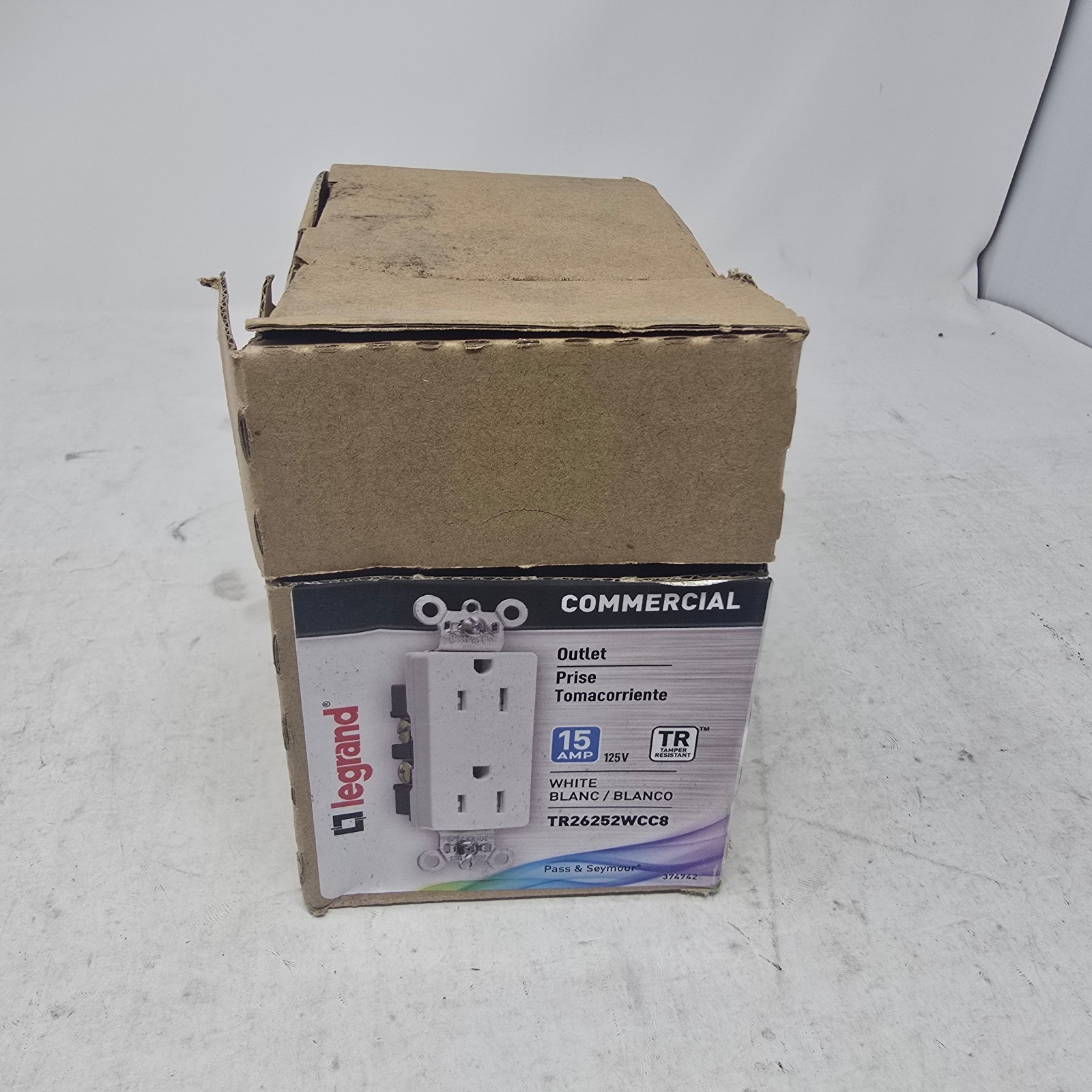 8pc Legrand Commercial White Outlet 15Amp 125V Tamper Resistant TR26252WCC8L