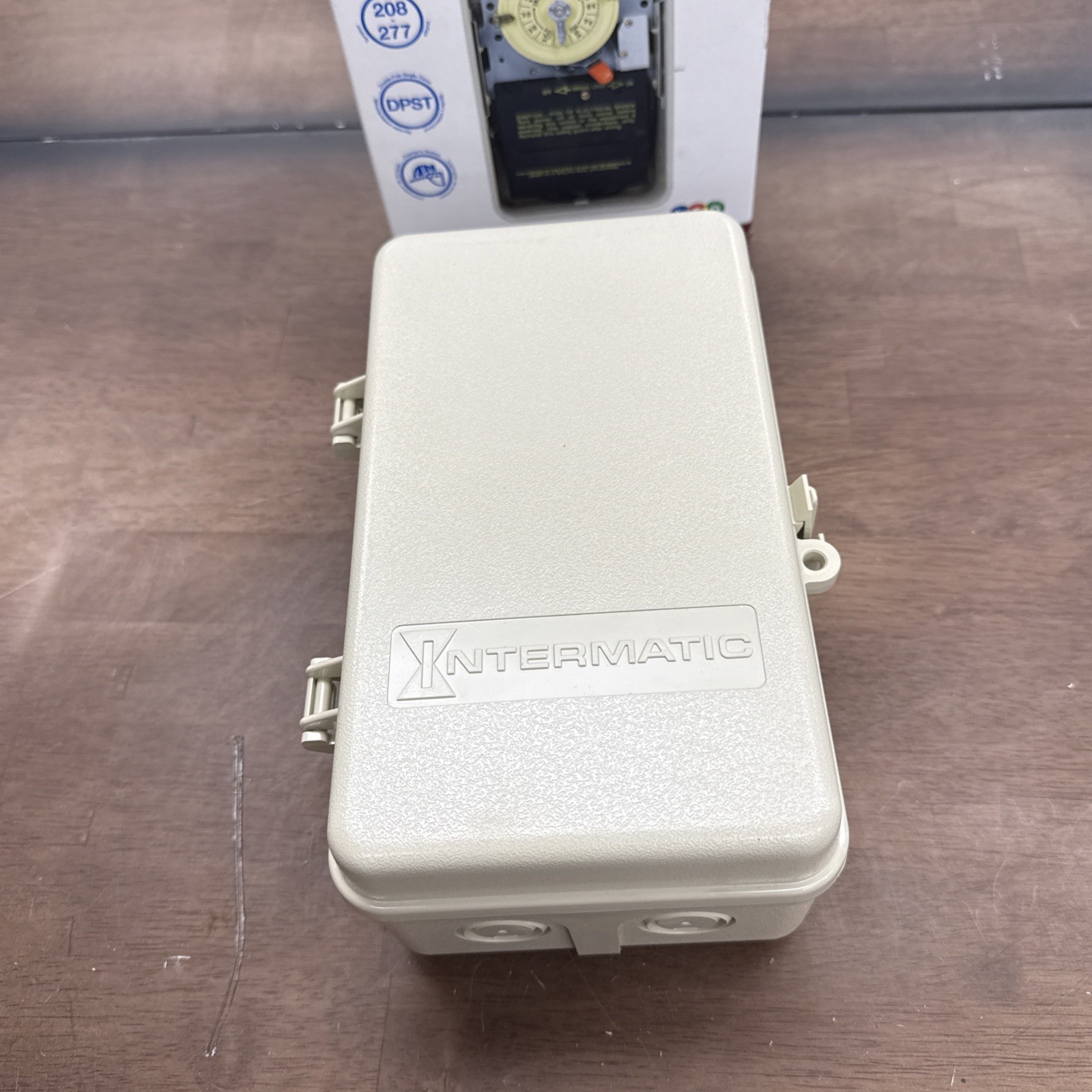 Swimming pool Intermatic T104P201 Timer pump Switch on off tabs 240 volts NEMA3R