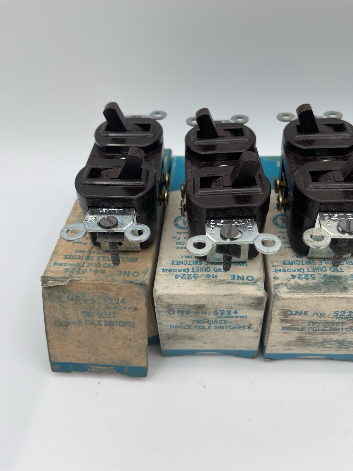 Leviton 5224 Two Single Pole Switch 15A 120-277V Brown Lot of 6 New Old Stock