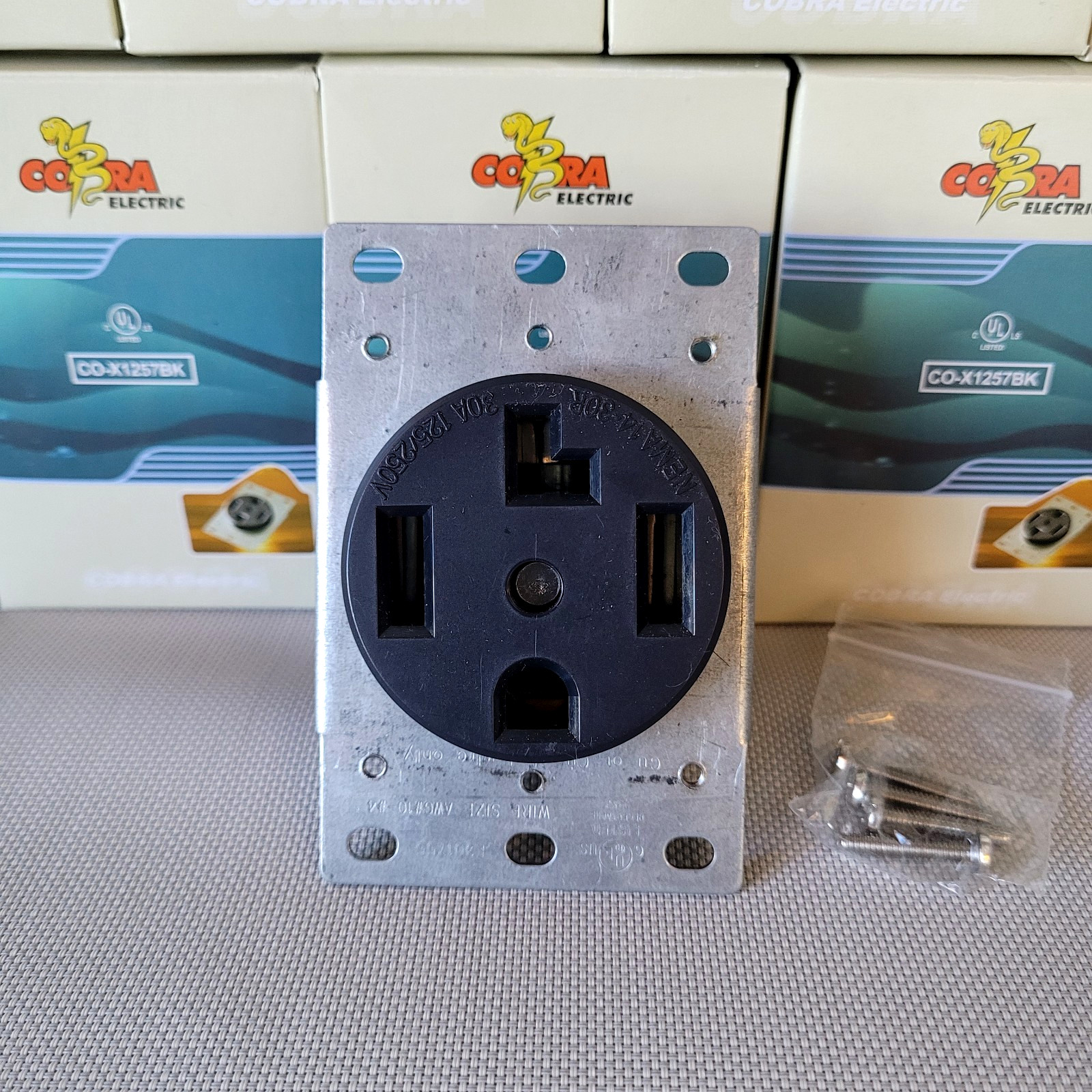 10 Dryer Power Outlet Receptacle 30 amps 3 Pole 4 Wire NEMA 14-30R Flush Mount