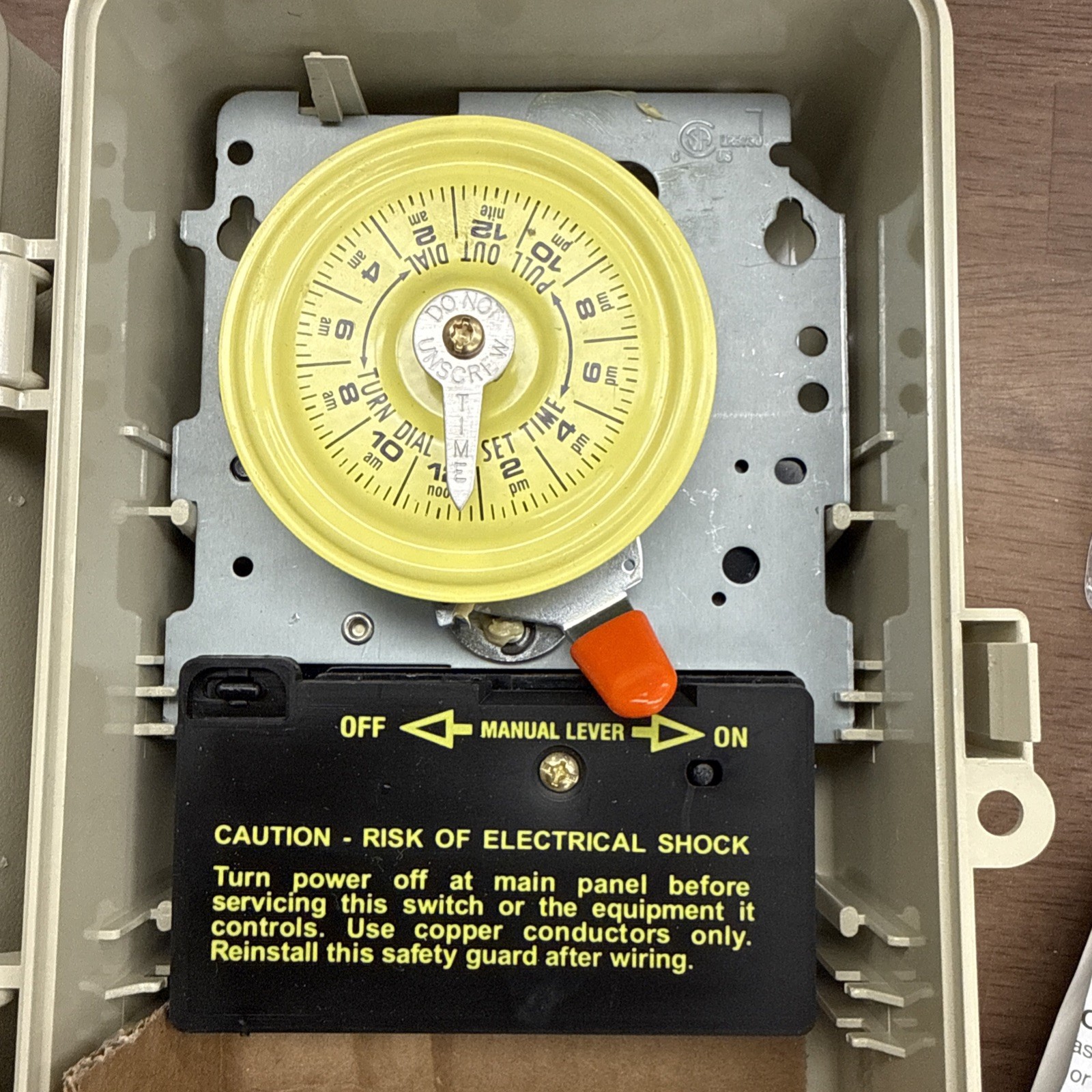 Swimming pool Intermatic T104P201 Timer pump Switch on off tabs 240 volts NEMA3R