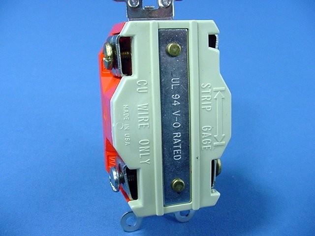 Leviton L14-30 Iso Ground Locking Receptacle Outlet 125/250V 30A 2710-IG Boxed