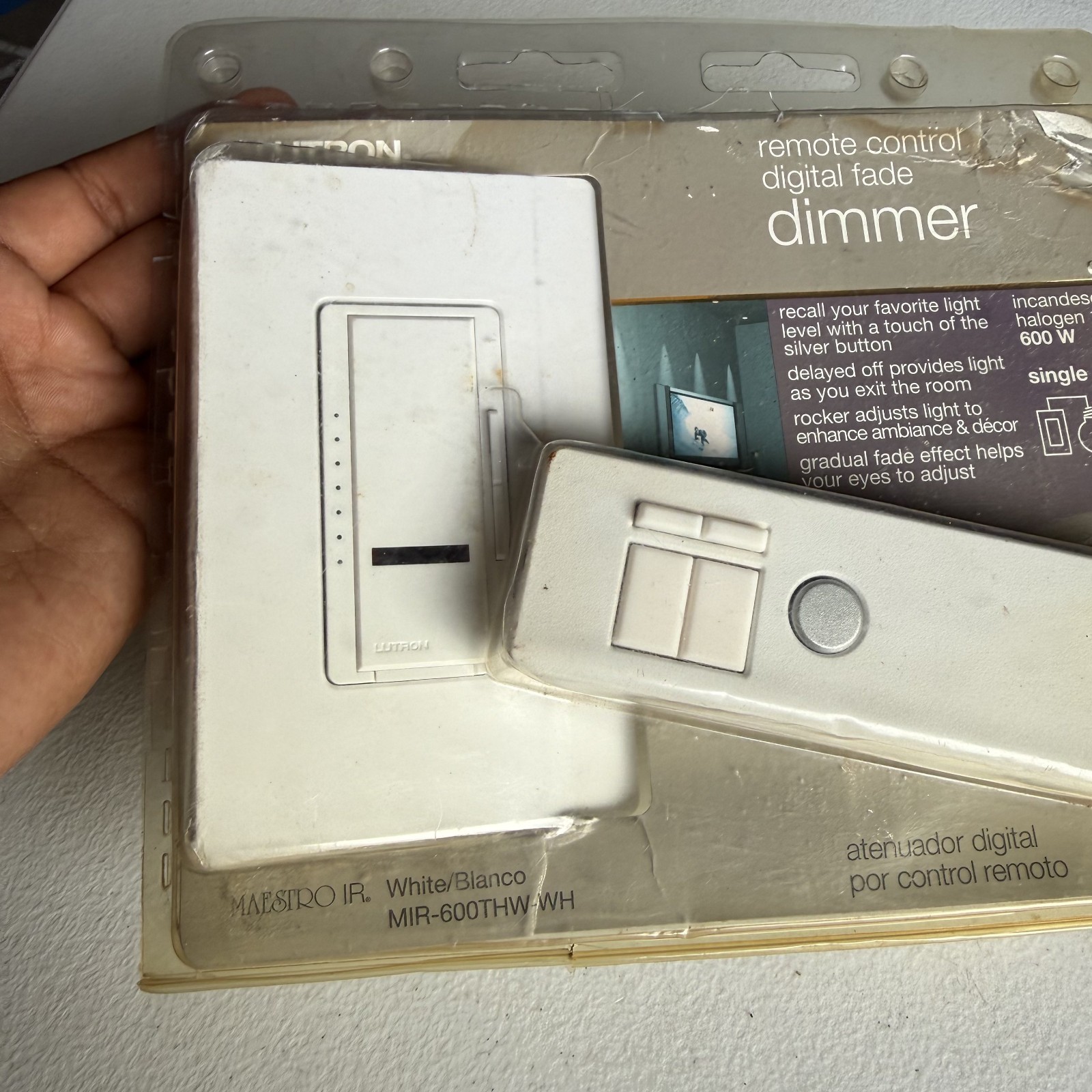 Lutron Maestro IR MIR-600THW-WH Remote Digital Dimmer Decorator Switch White