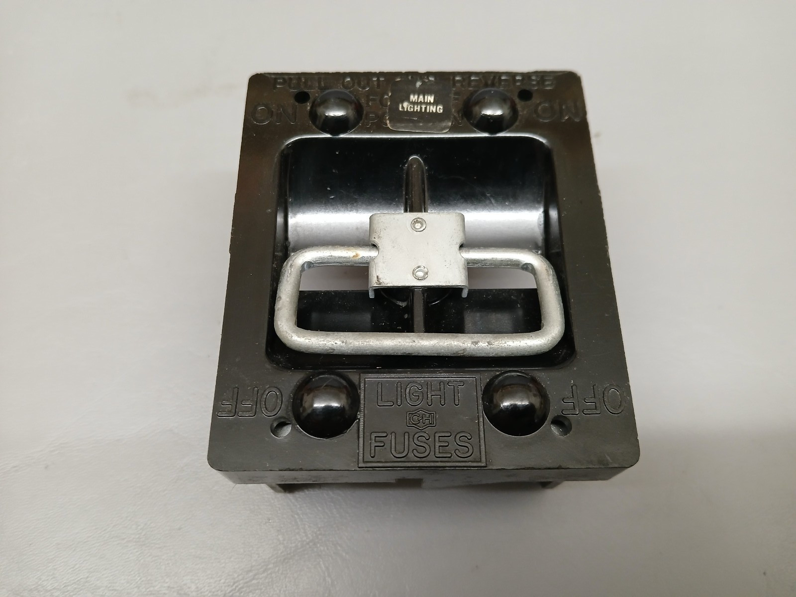 CUTLER HAMMER 60 AMP LIGHT FUSE PANEL PULLOUT FUSE HOLDER