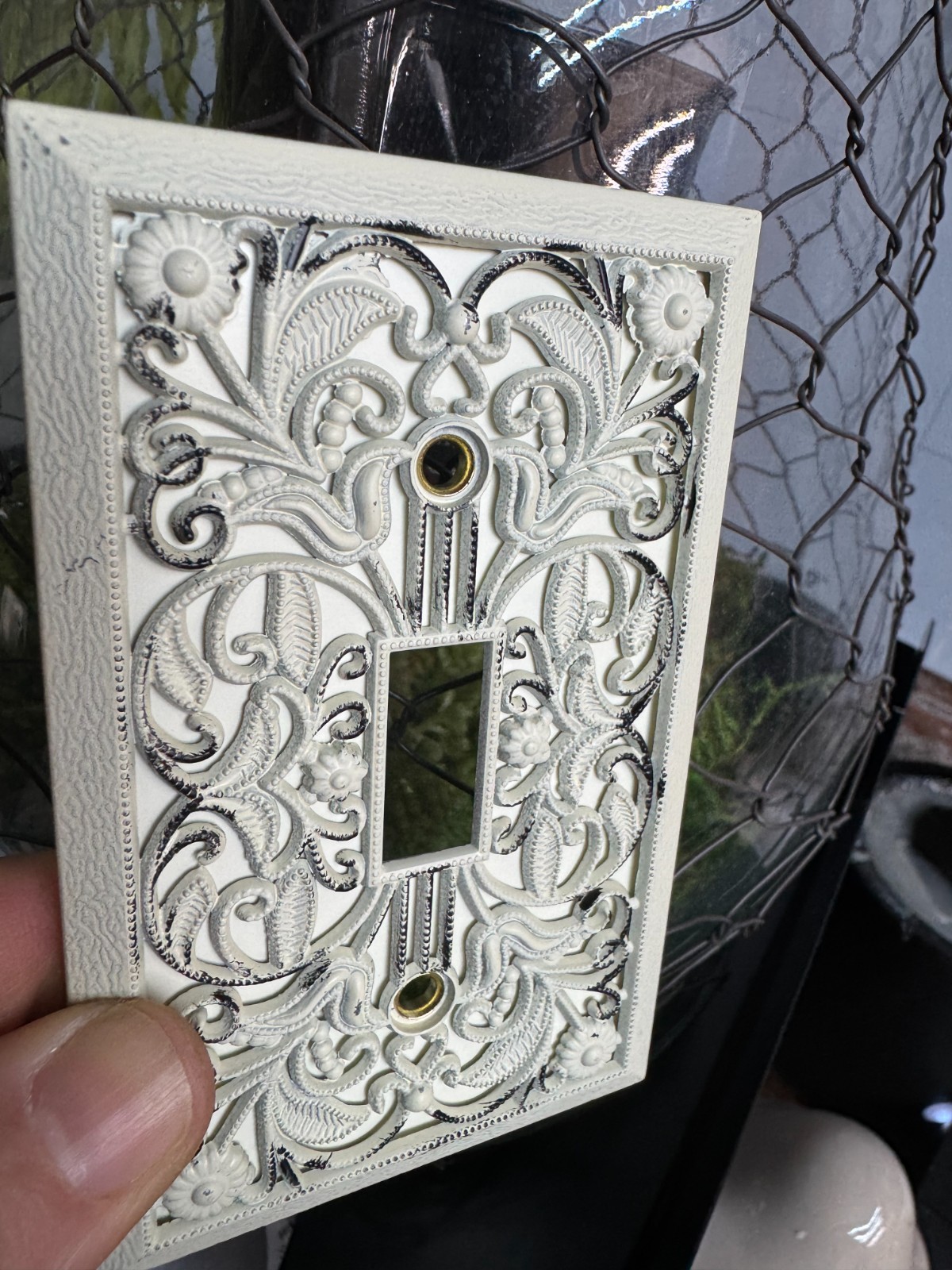 Filigree Wall Cover Switch Plate Single One Toggle Light Vintage Distress White