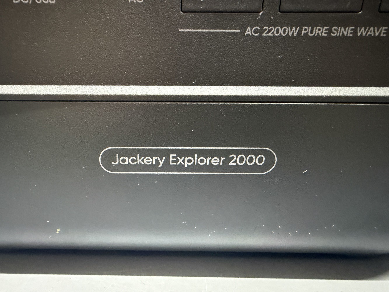Jackery Explorer 2000 V2 Portable Power Station JE-2000D