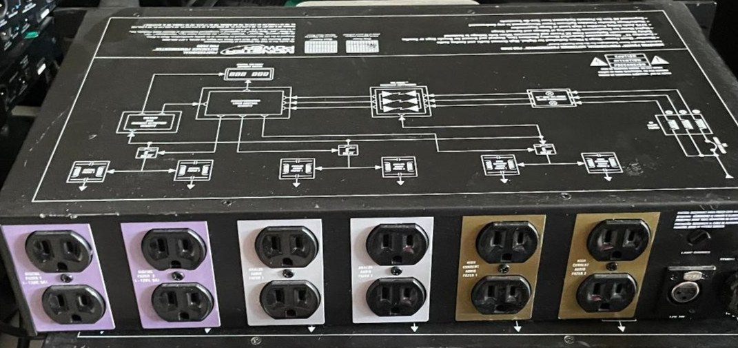 MONSTER POWER PRO 3500 Professional Power Conditioner Surge Protection 14 Outlet