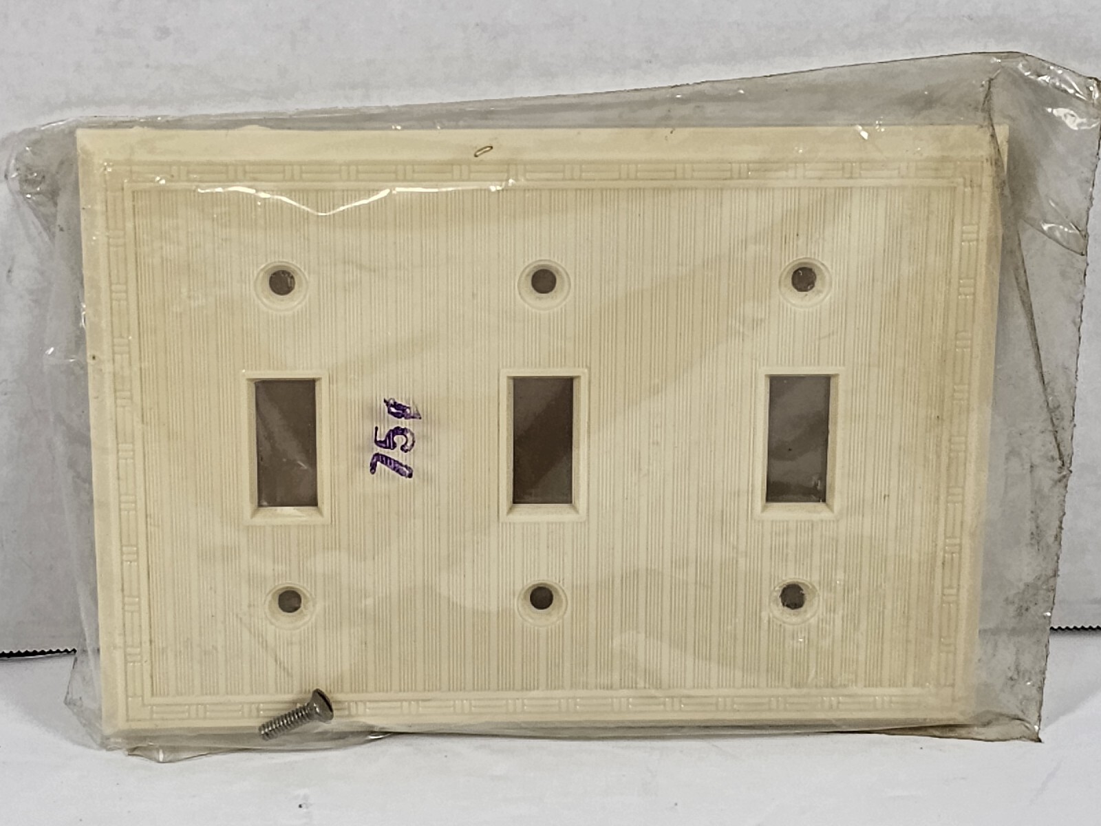 Vintage NOS 3 Gang Light Switch Plate Wall Cover Off White Ribbed Unbranded