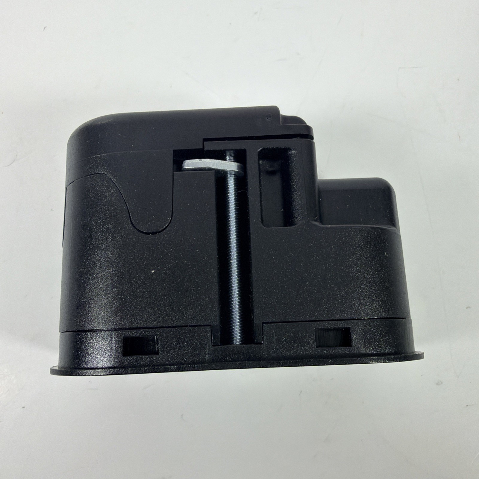 Prado Unifit outlet DUPLEX 15/20A 125V 9000-0006 Without Cover Plate